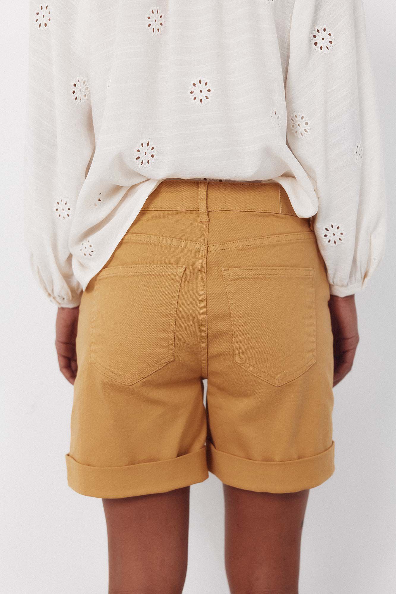 Cortefiel Shorts de mezclilla color Dorado