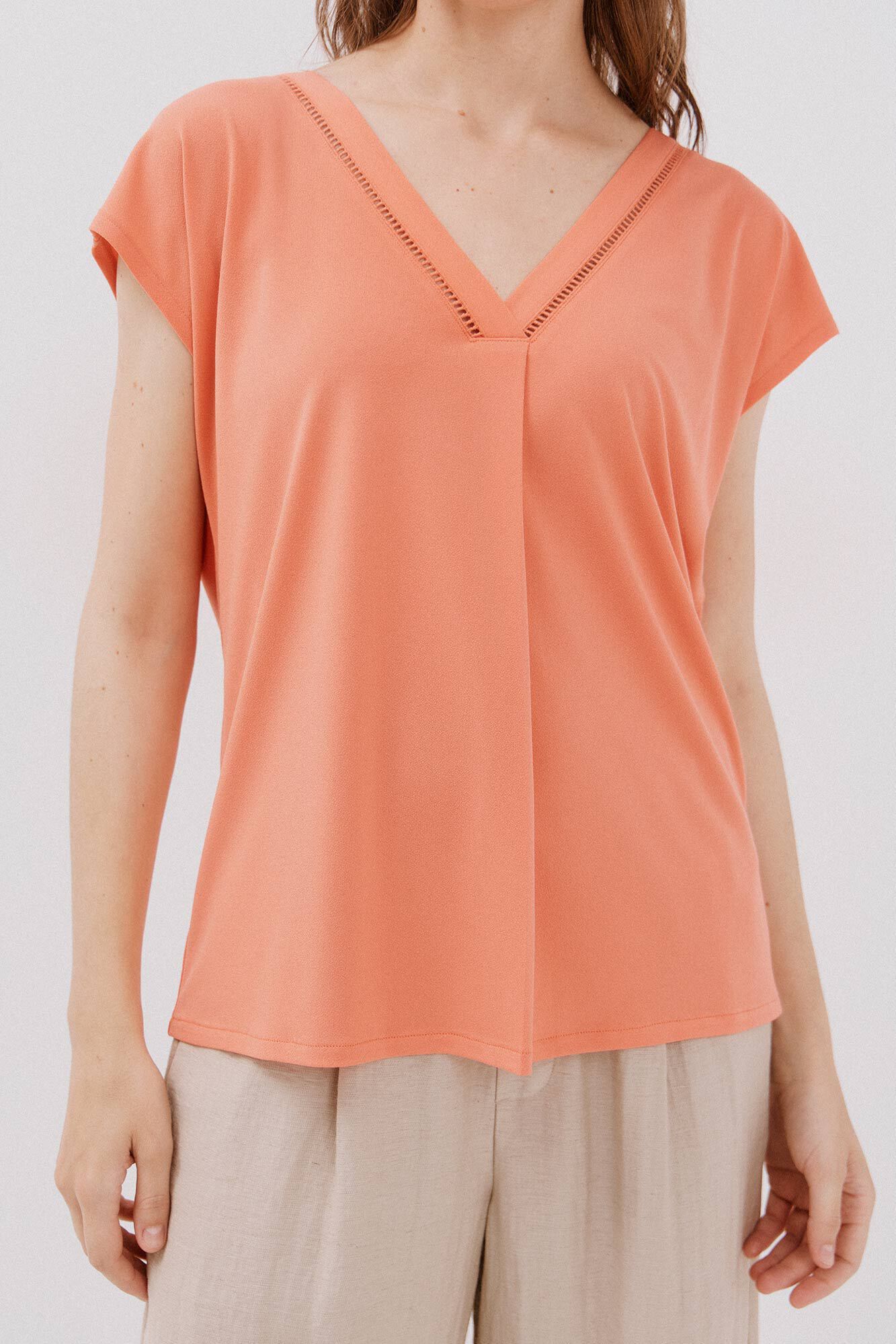 Cortefiel Playera pico con detalle puntilla Coral