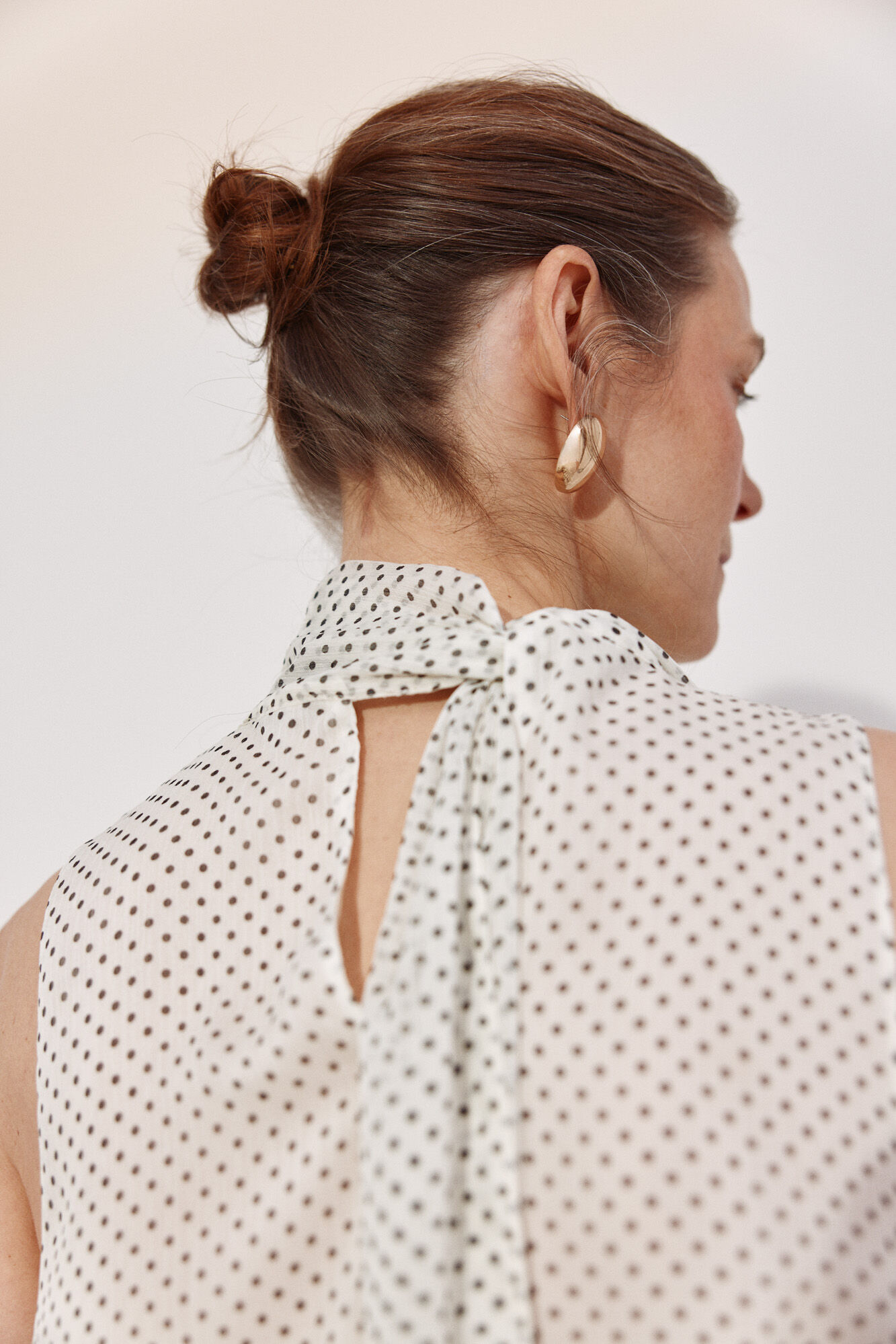 Cortefiel Blusa de puntos con lazo Estampado blanco