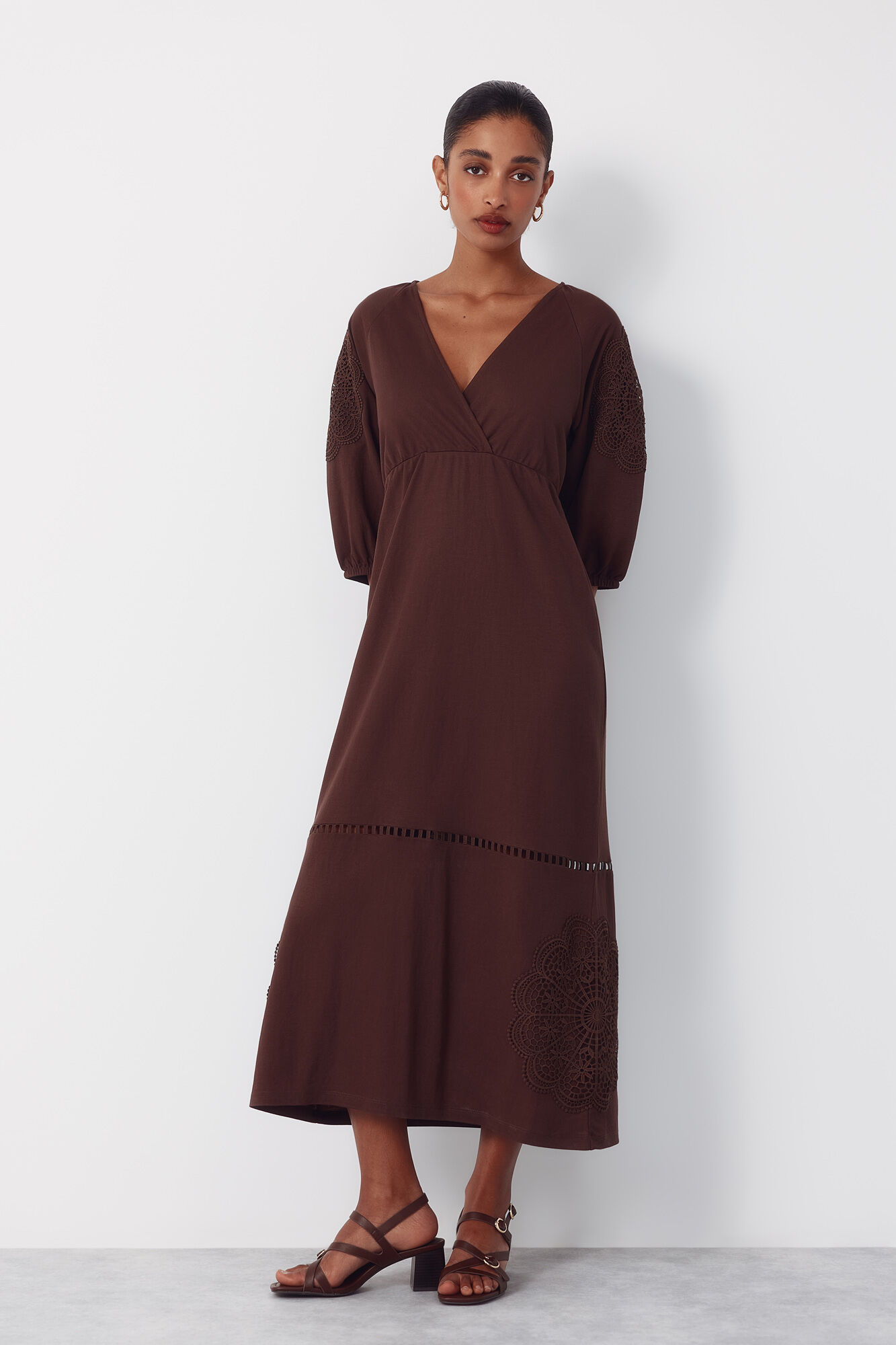 Cortefiel Vestido con parche de guipur floral