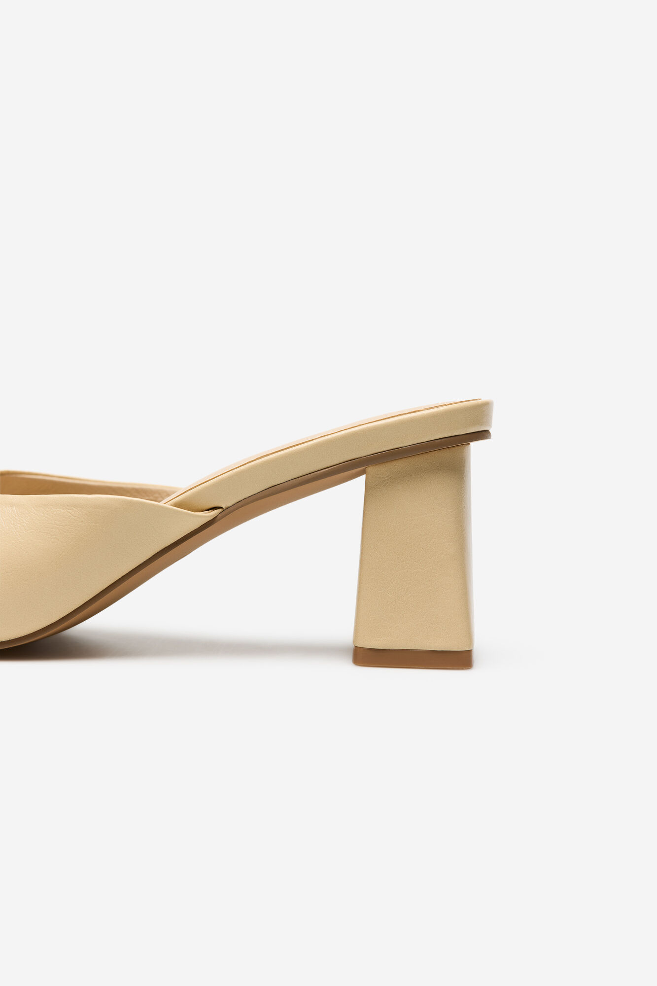 Cortefiel Sandalia mule destalonada Arena