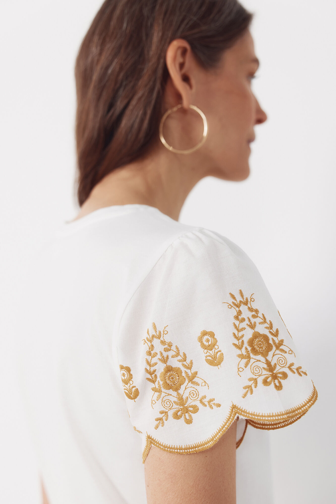 Cortefiel Playera bordada manga