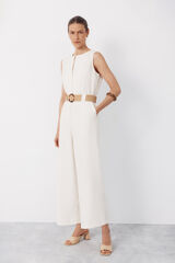 Cortefiel Jumpsuit con cintur&oacute;n Blanco