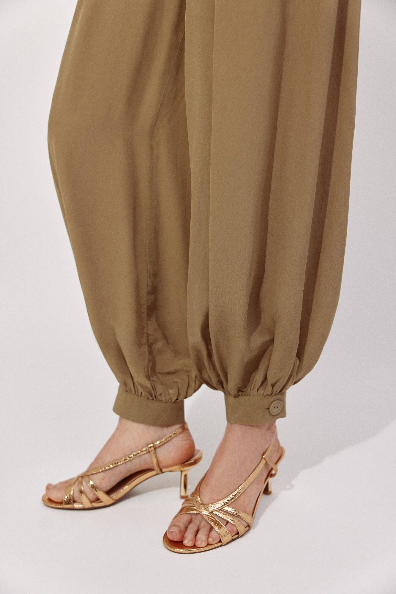 Cortefiel Pantal&oacute;n bombacho Verde