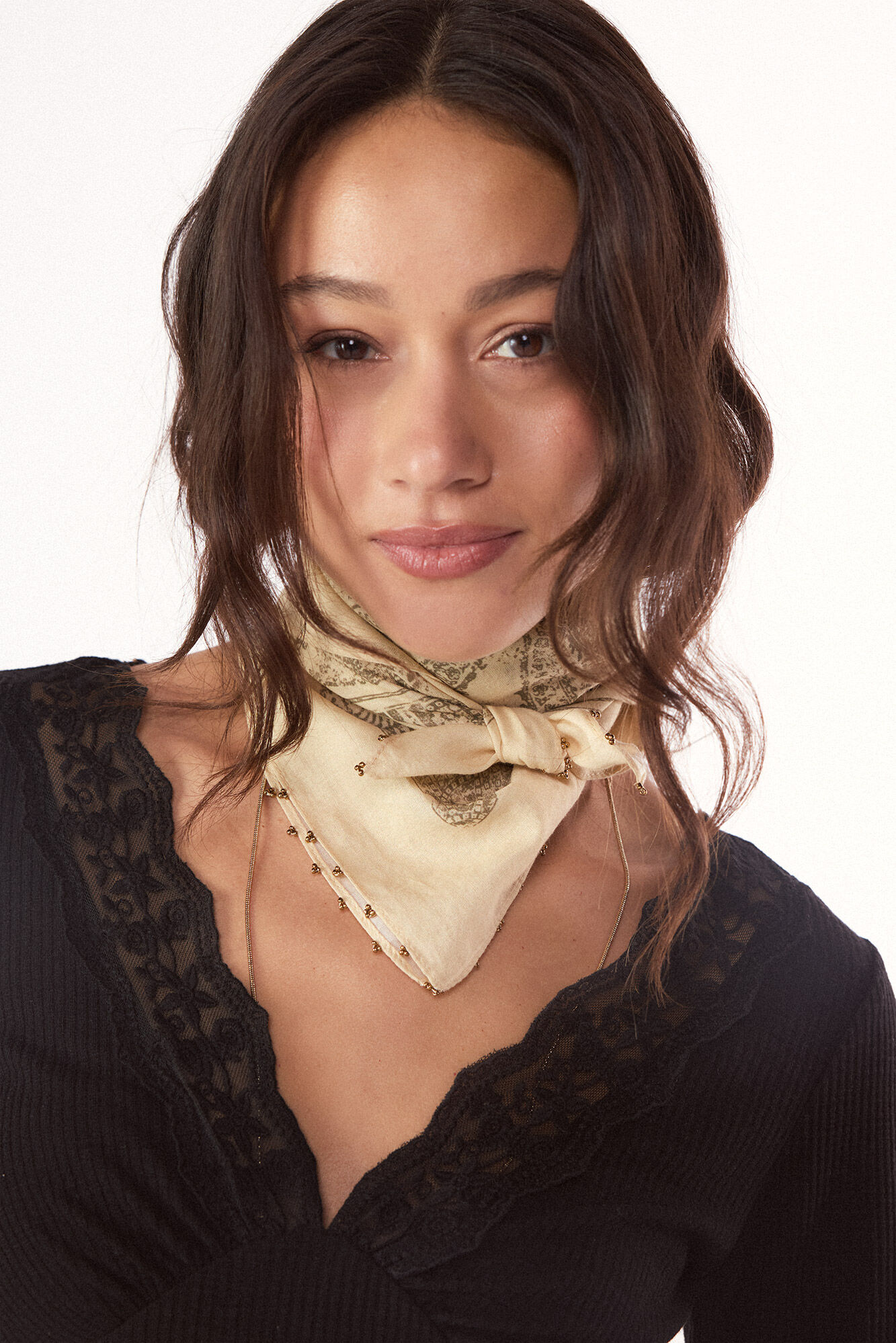 Slowlove Top con estructura y detalle de blonda Negro