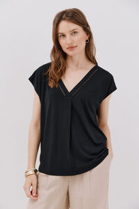 Cortefiel Playera pico con detalle puntilla