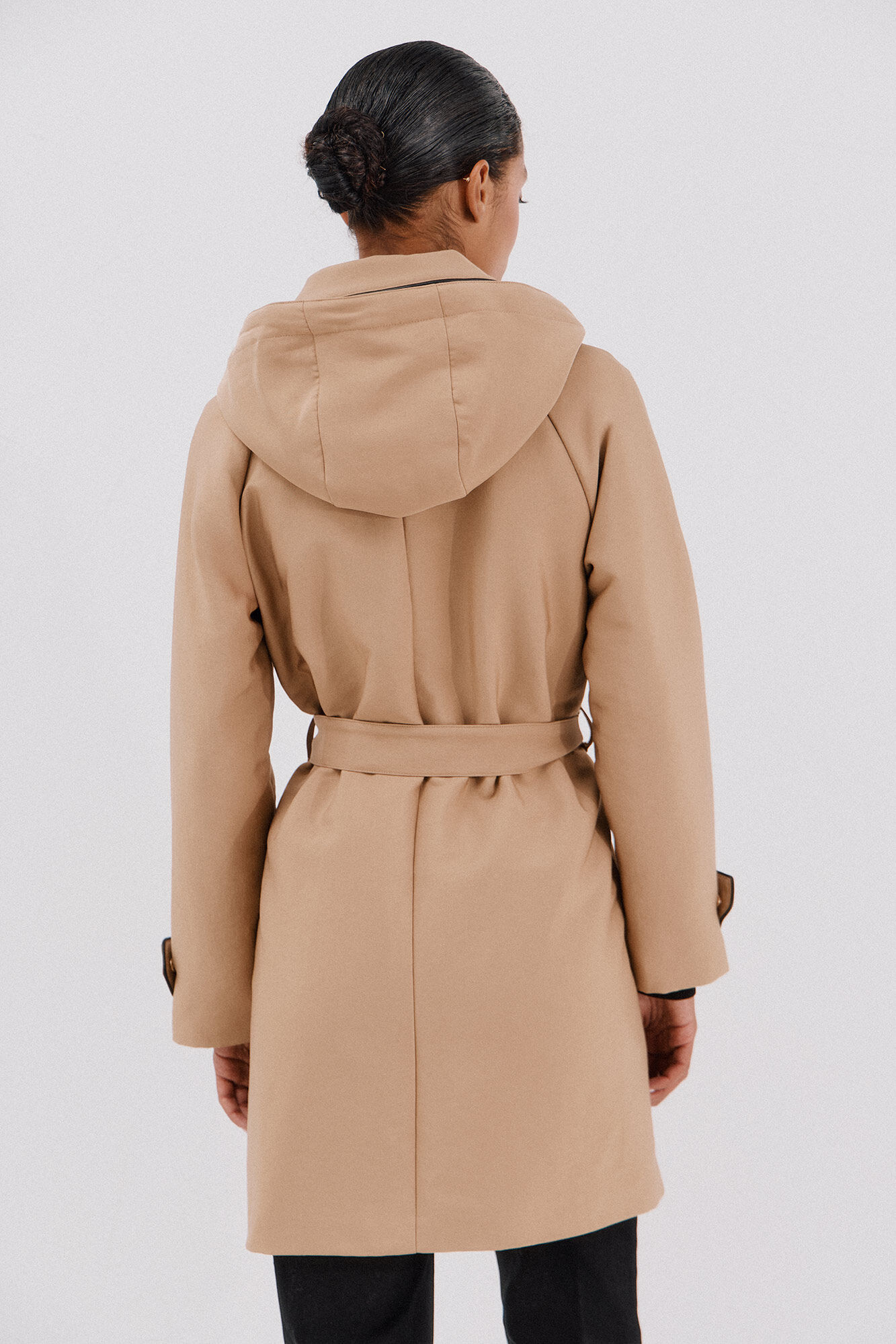 Cortefiel Gabardina satinada con capucha desmontable Beige