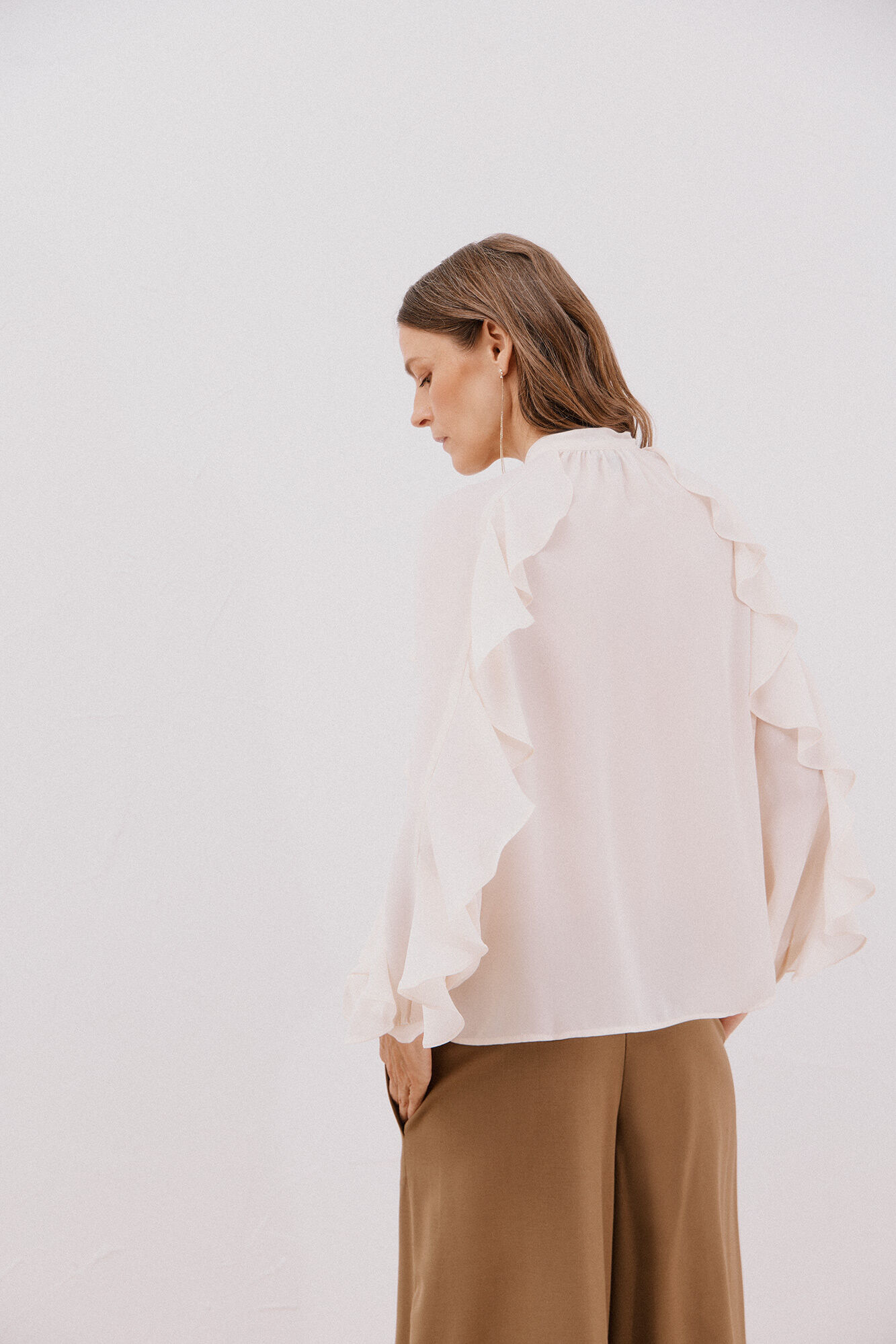 Cortefiel Blusa con volante delantero Marfil