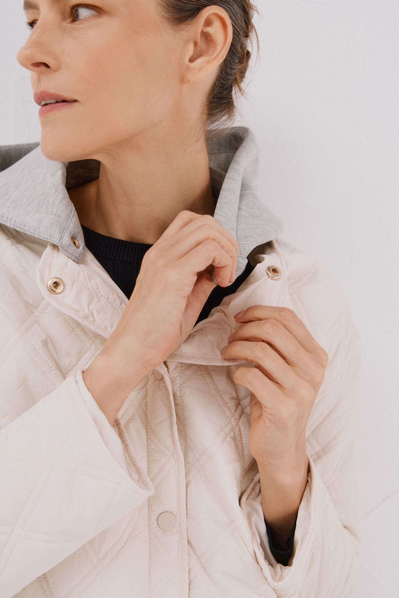 Cortefiel Anorak corto capucha sudadera Marfil