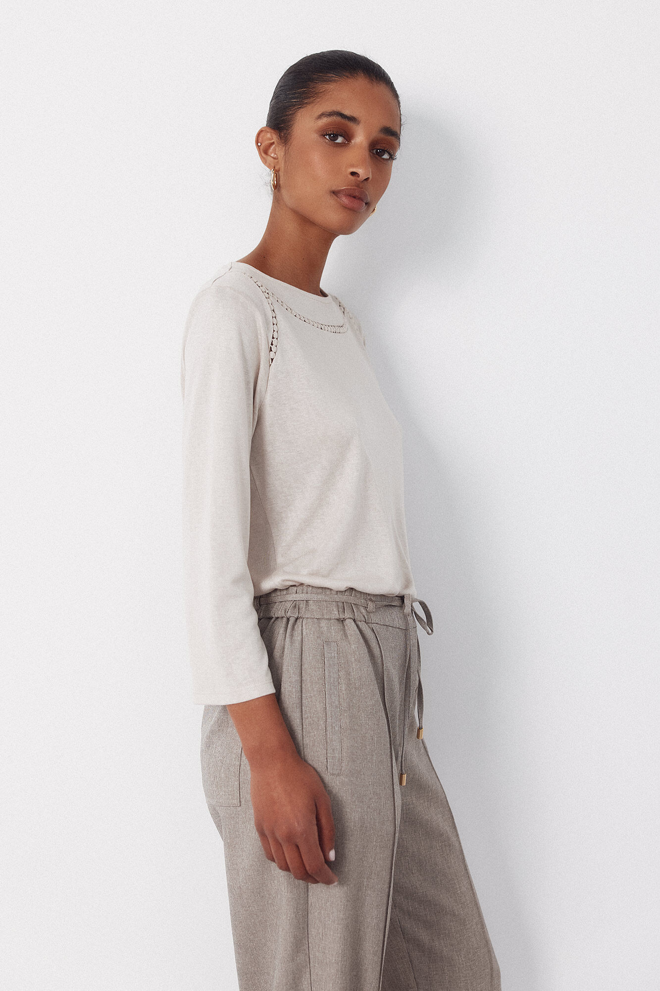 Cortefiel Playera con detalle de vainicas Beige