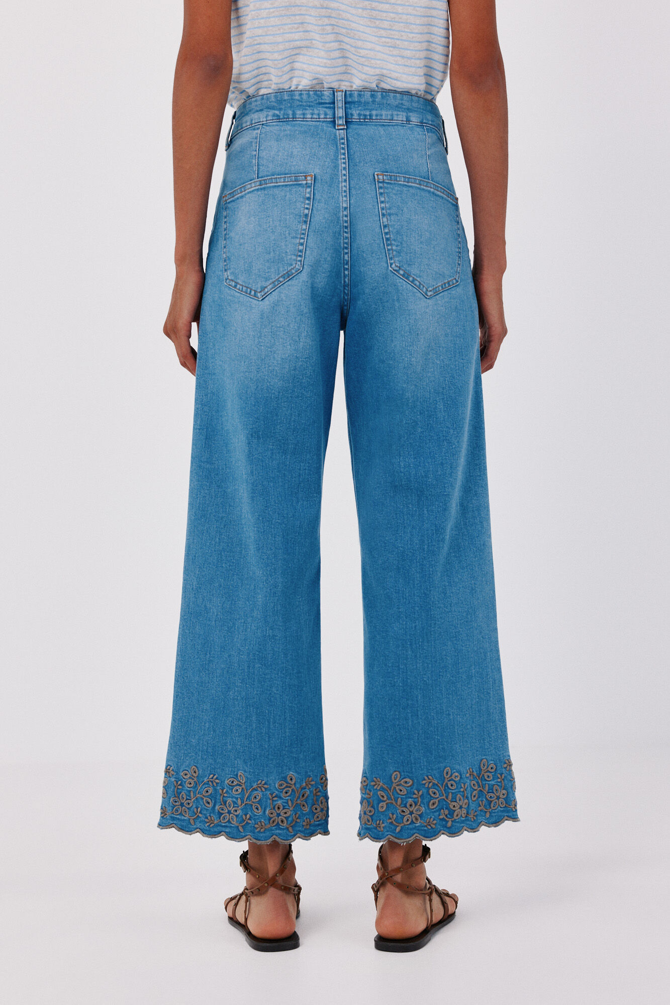 Cortefiel Jeans bajo bordado
