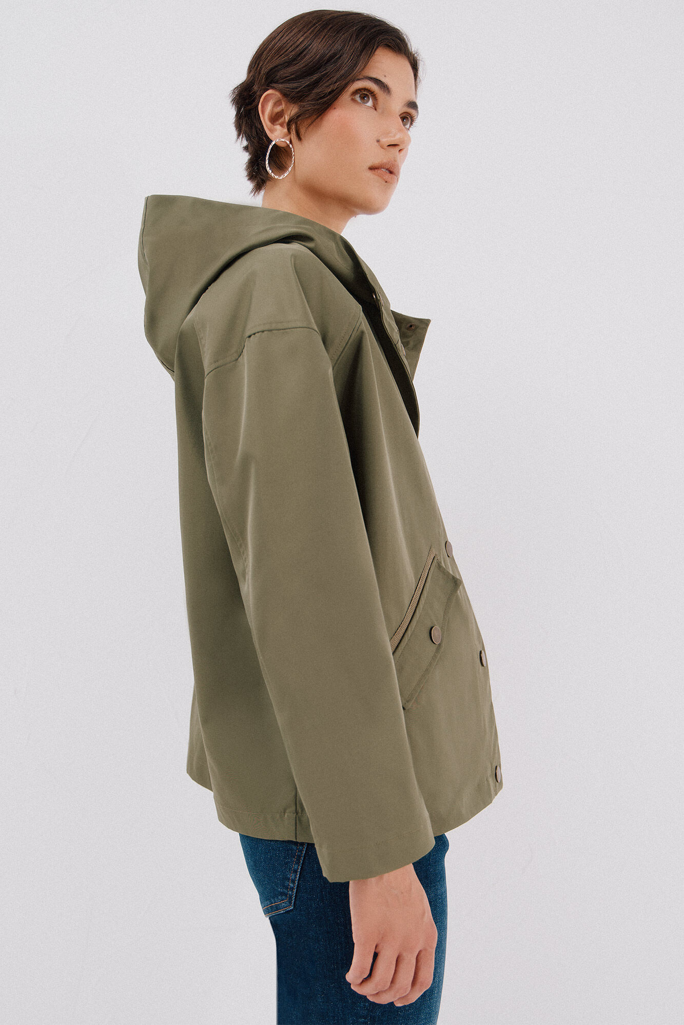 Cortefiel Chamarra corta botones autom&aacute;ticos