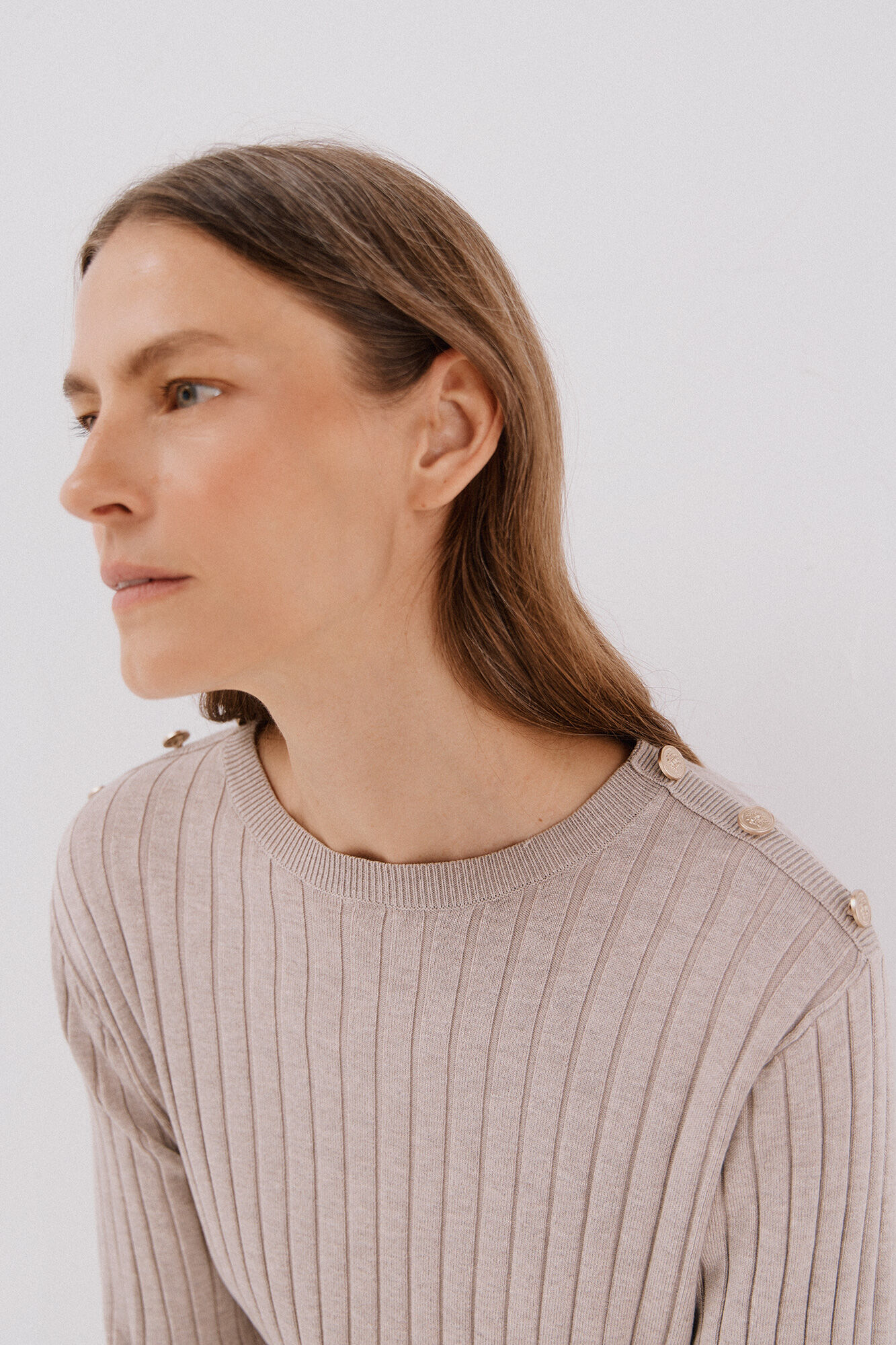 Cortefiel Su&eacute;ter acanalado botones Beige