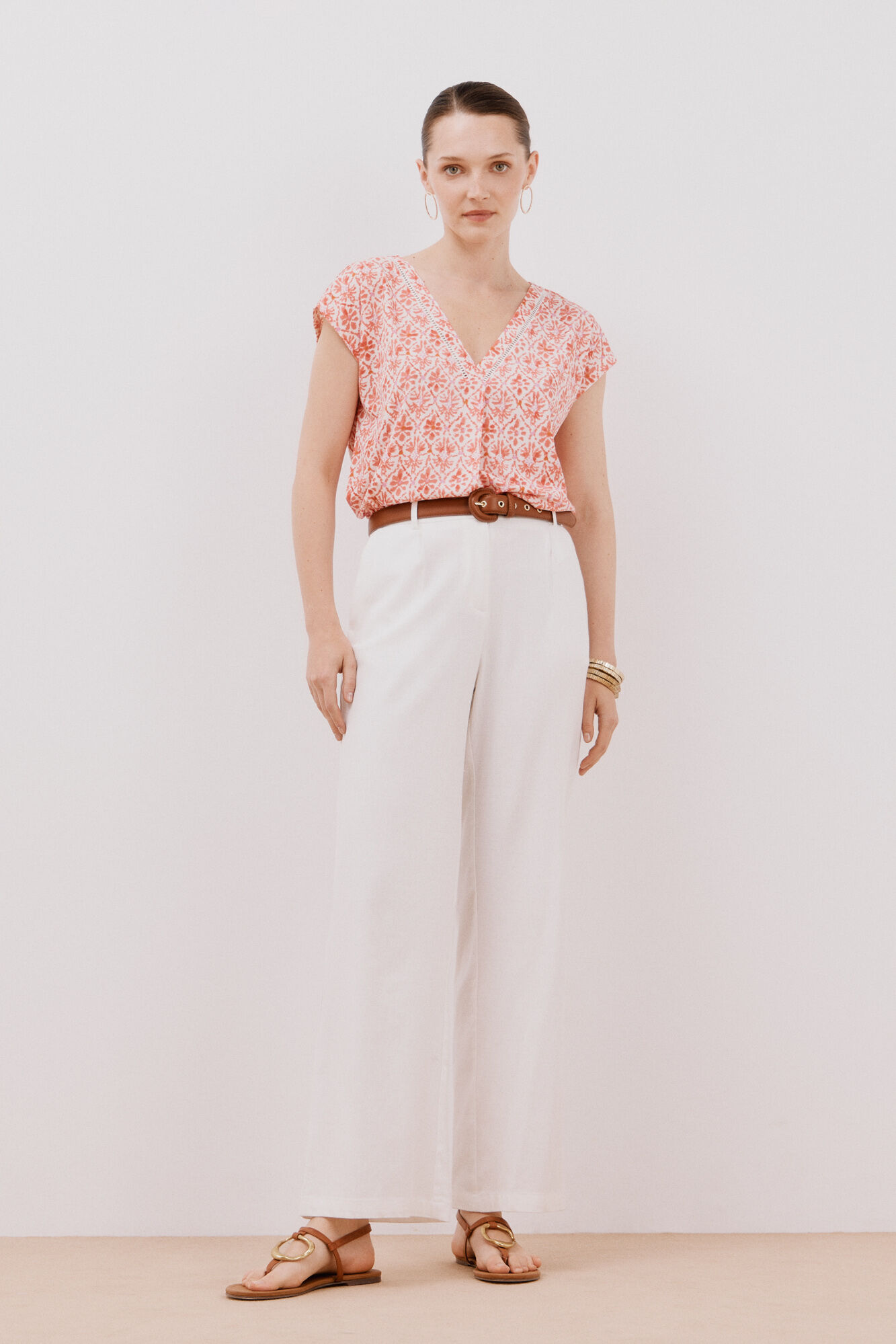 Cortefiel Playera pico con detalle puntilla Estampado gris