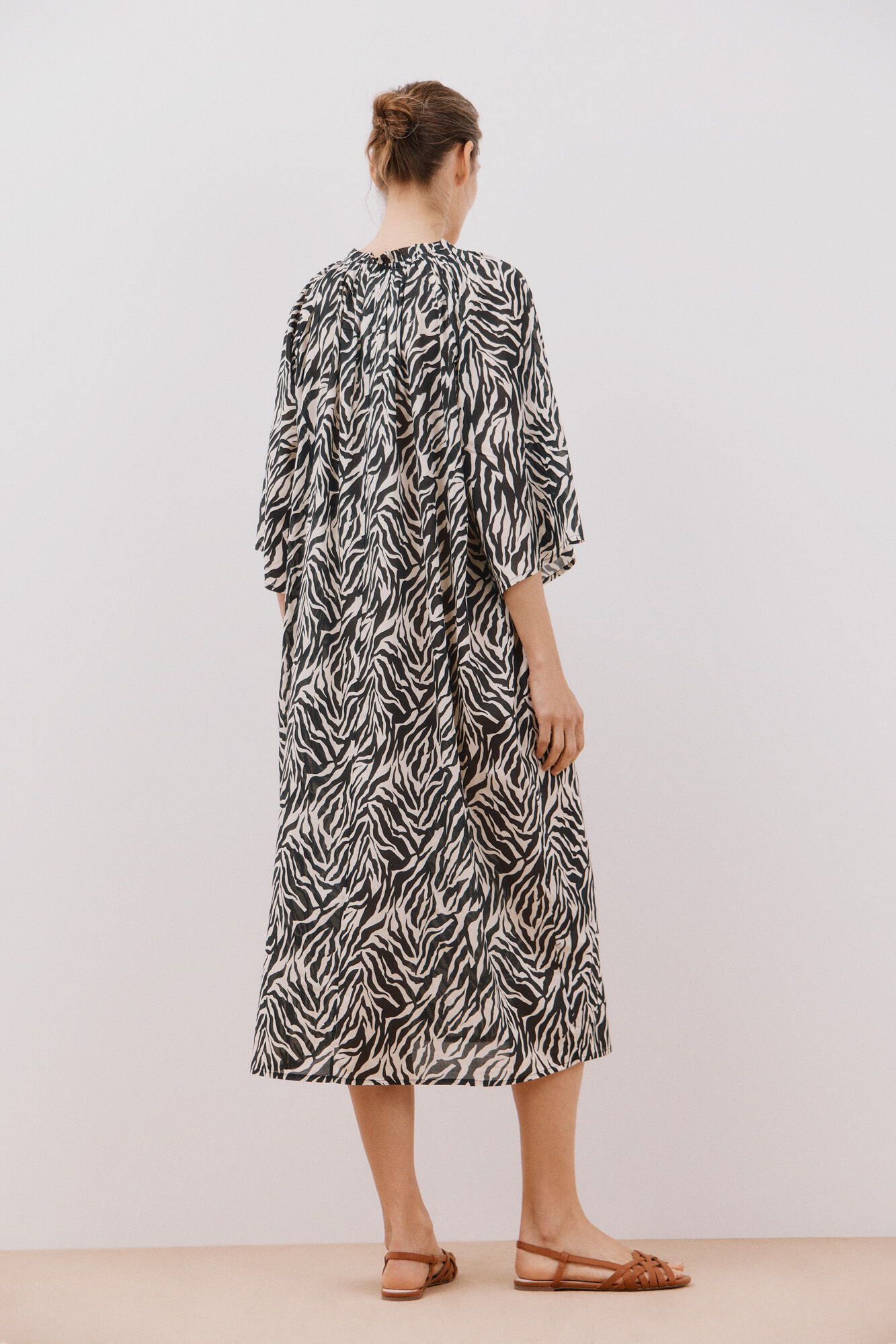 Cortefiel Caft&aacute;n largo estampado Estampado blanco