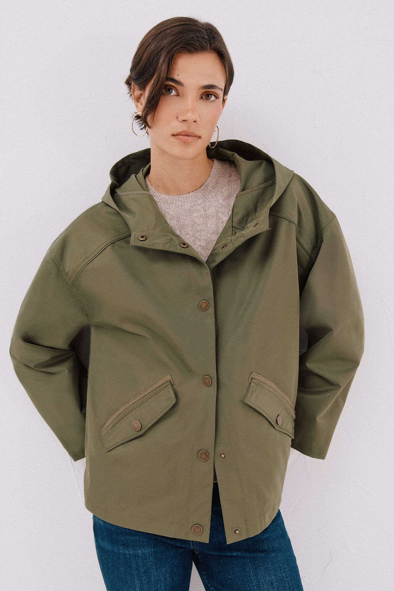 Cortefiel Chamarra corta botones autom&aacute;ticos