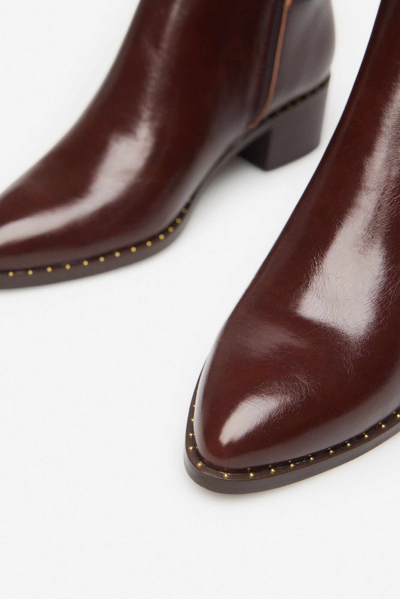 Cortefiel Bot&iacute;n dobladillo Granate