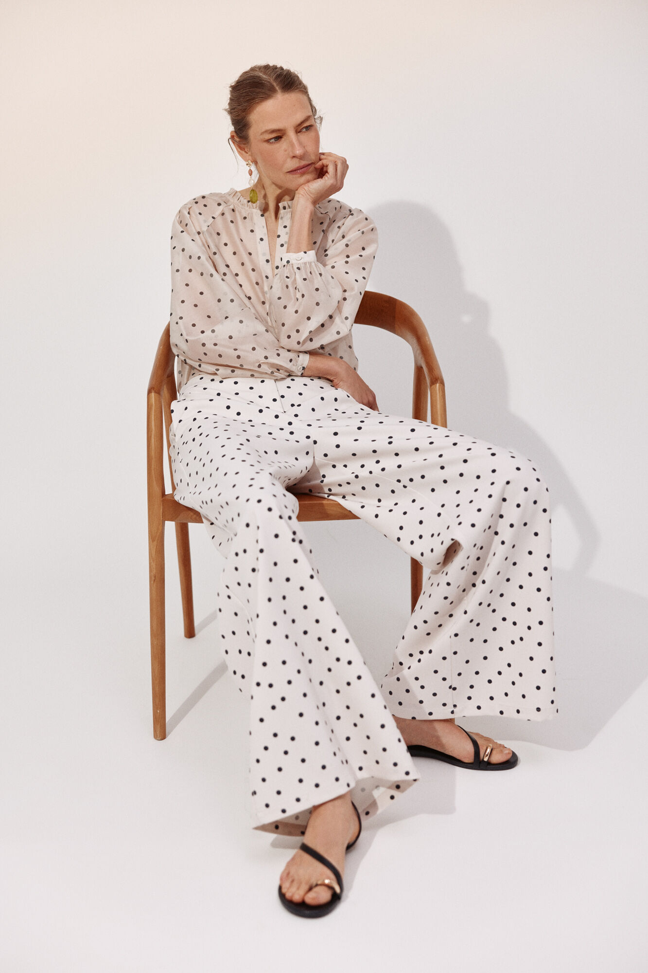 Cortefiel Pantal&oacute;n palazzo de puntos Estampado blanco