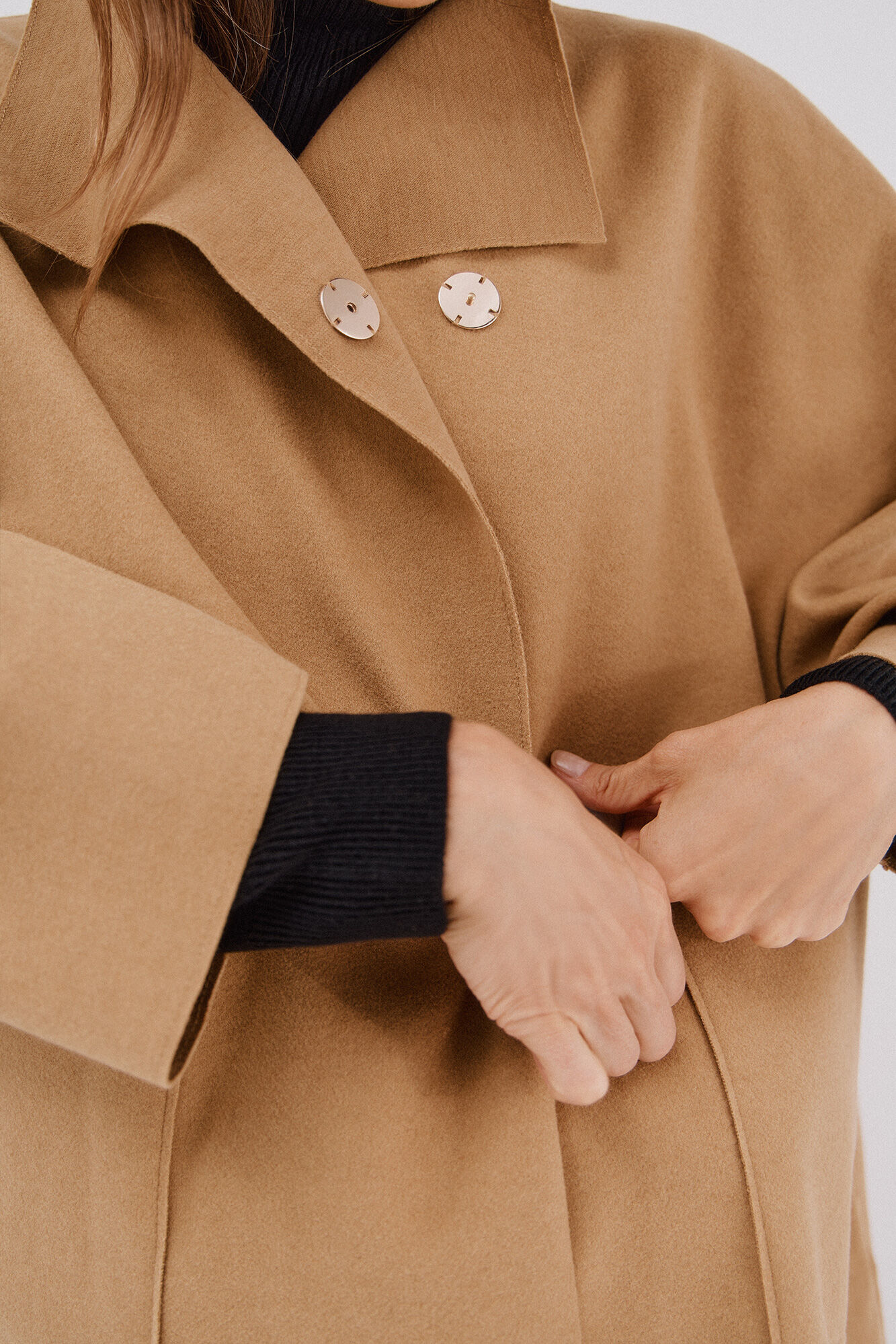 Cortefiel Abrigo capa de tejido ligero Beige