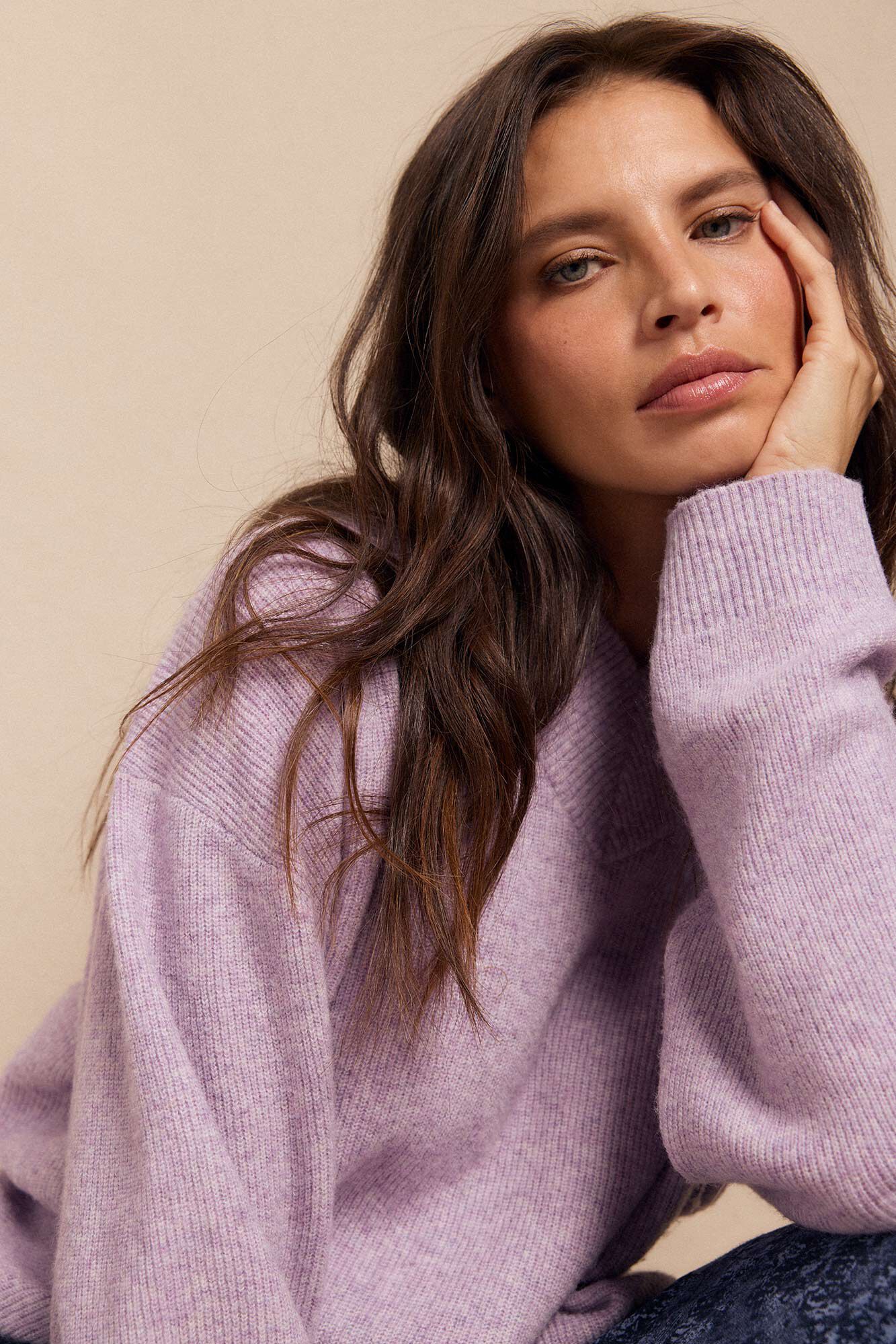 Slowlove Su&eacute;ter perlado cuello en pico Lila