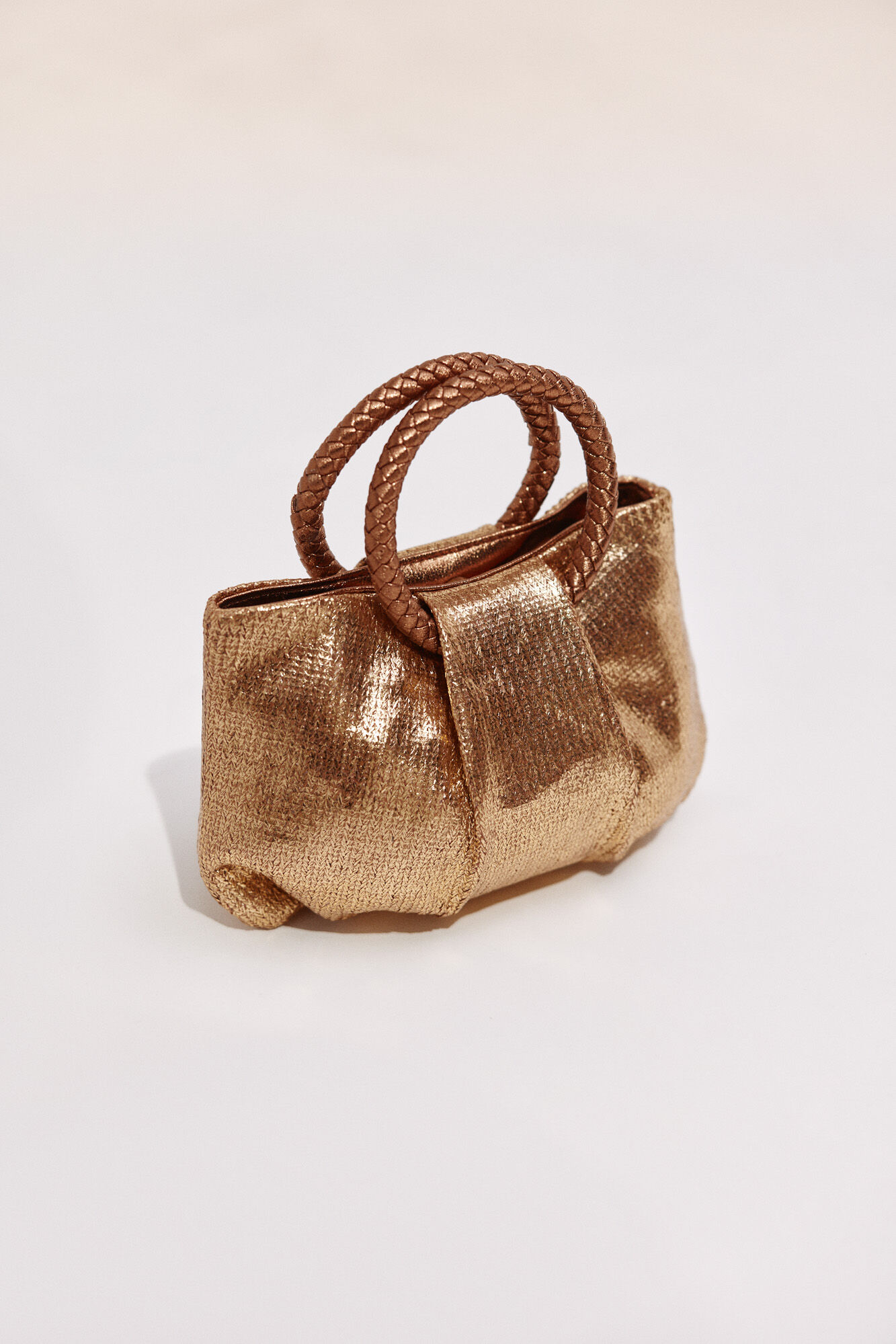 Cortefiel Bandolera de rafia con asa trenzada Dorado