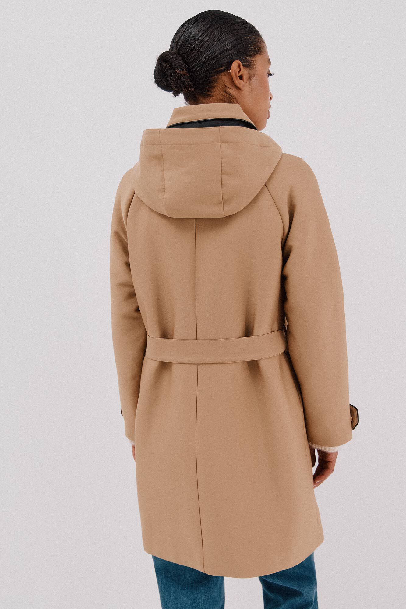 Cortefiel Gabardina con tejido satinado Arena