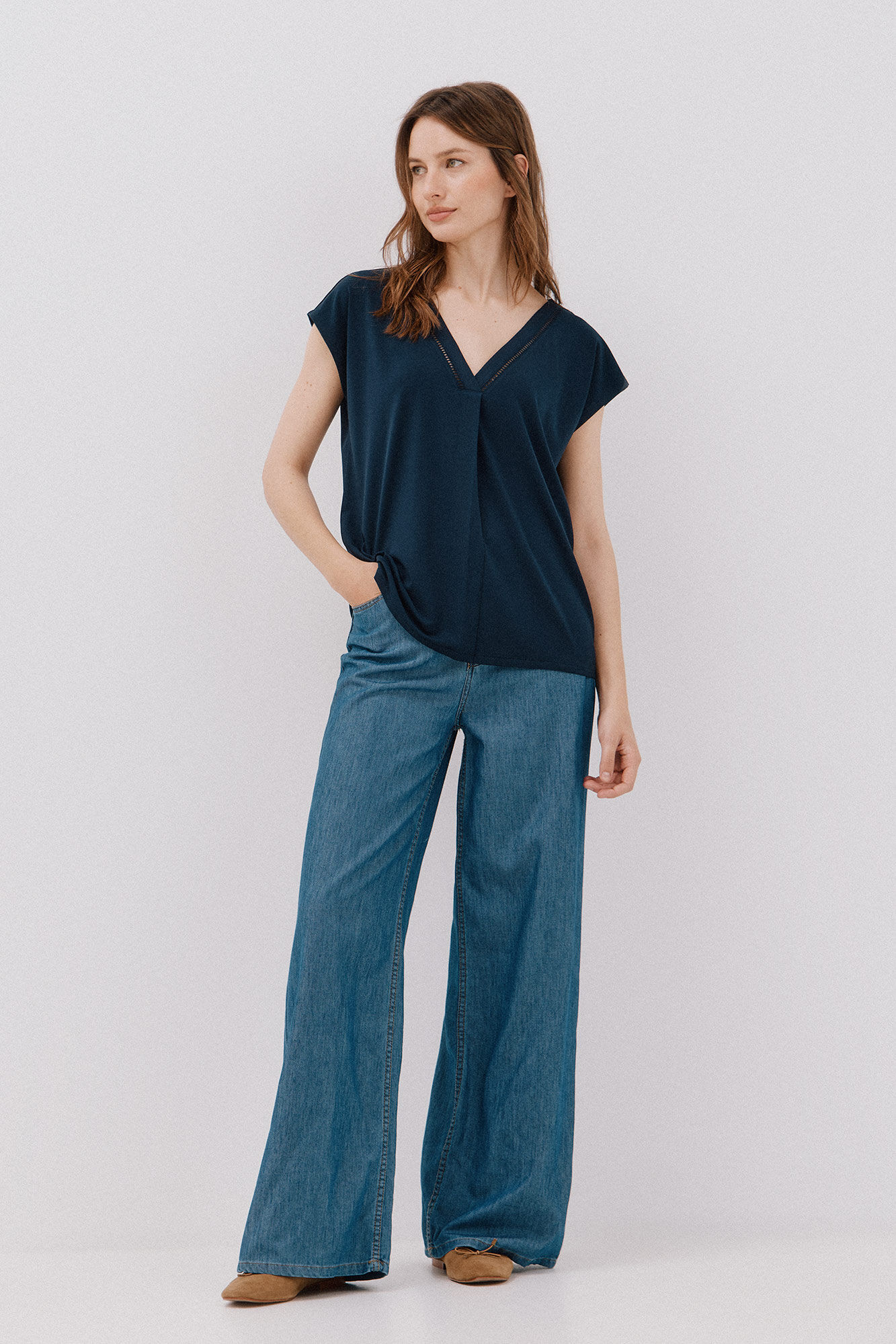 Cortefiel Playera pico con detalle puntilla Azul marino