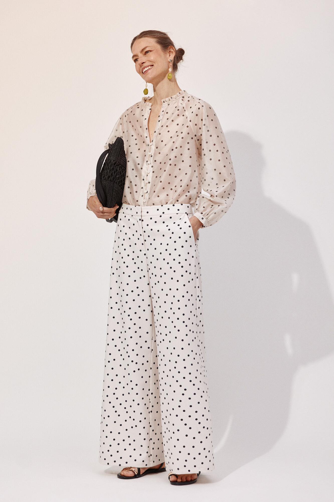 Cortefiel Pantal&oacute;n palazzo de puntos Estampado blanco