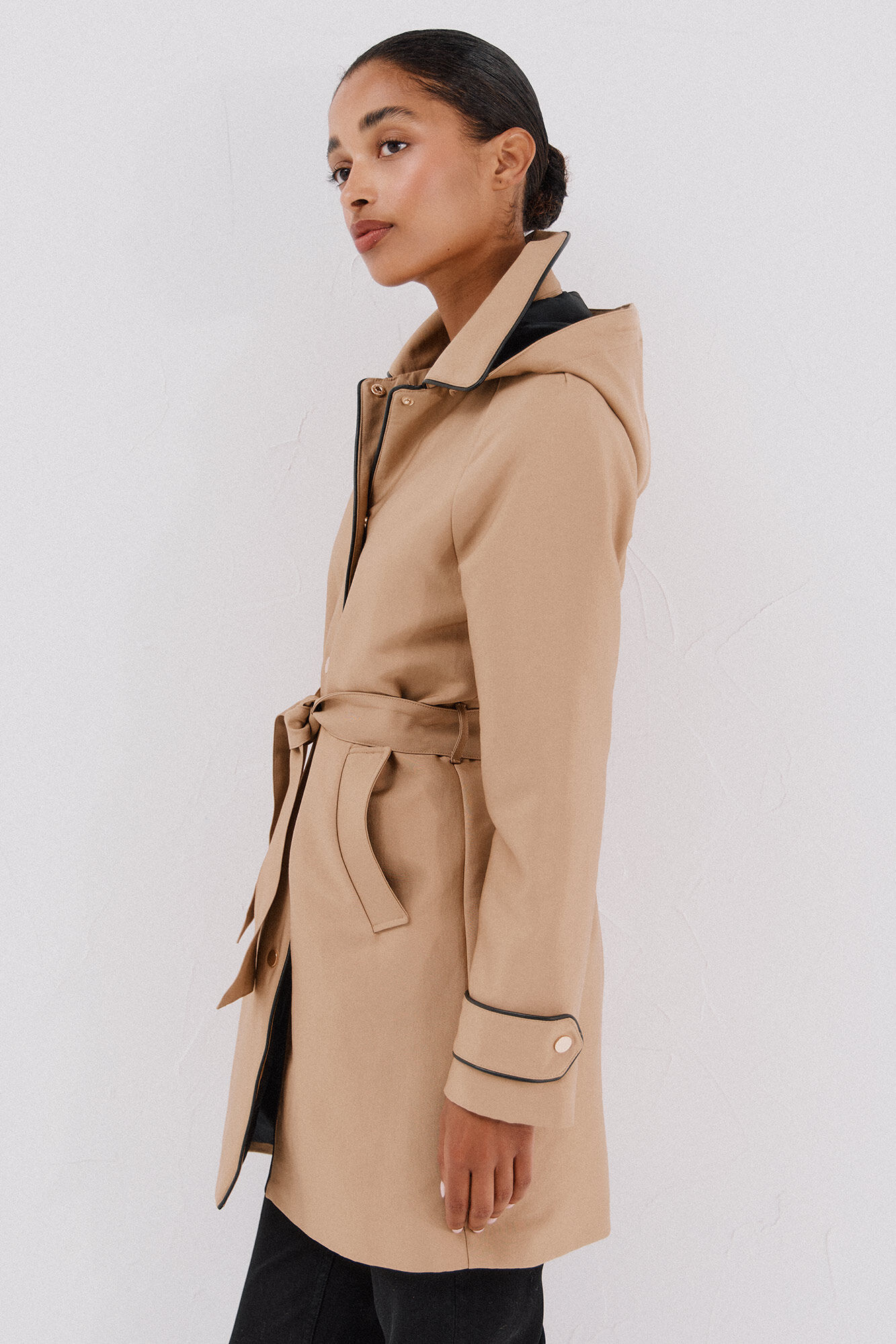 Cortefiel Gabardina satinada con capucha desmontable Beige