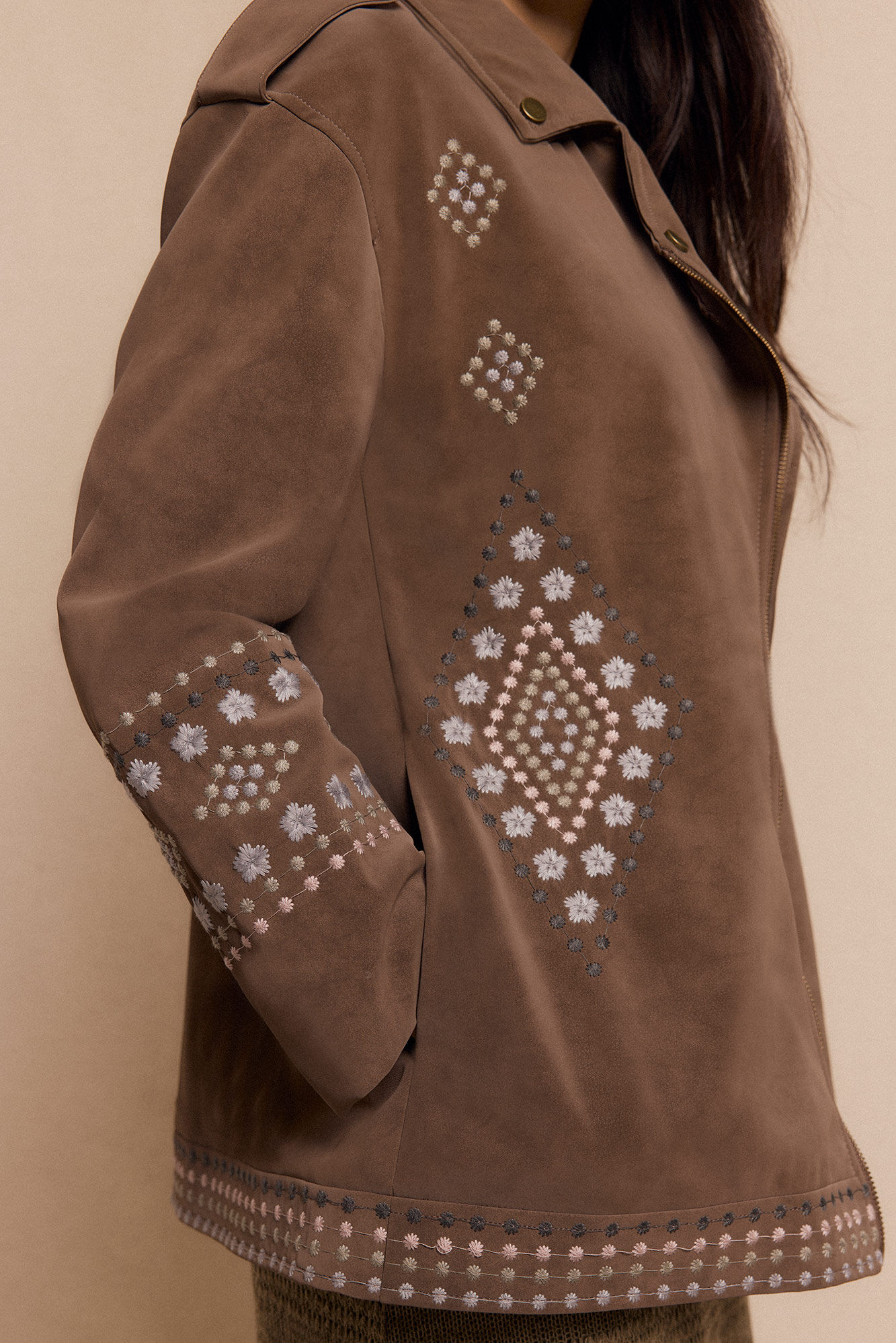 Slowlove Chamarra biker efecto piel bordada Beige