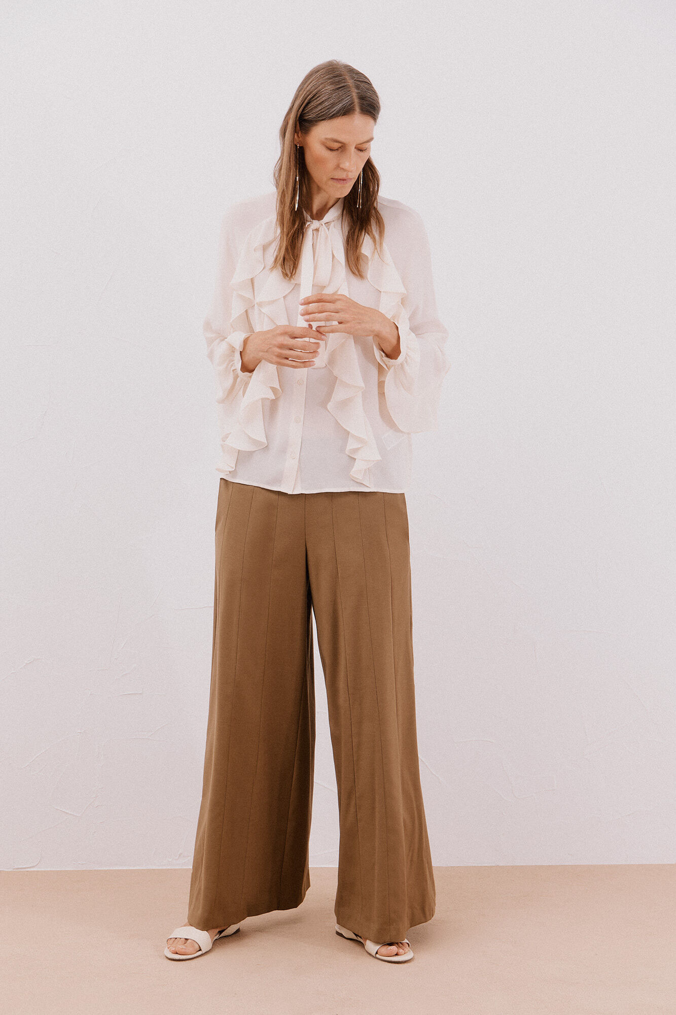 Cortefiel Blusa con volante delantero Marfil