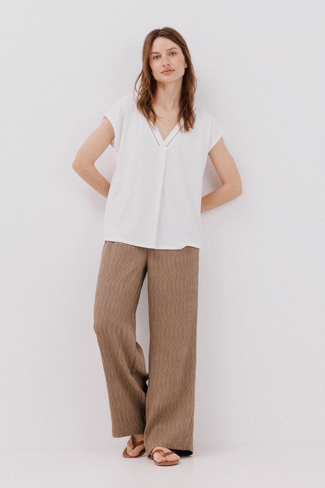 Cortefiel Playera pico con detalle puntilla Blanco