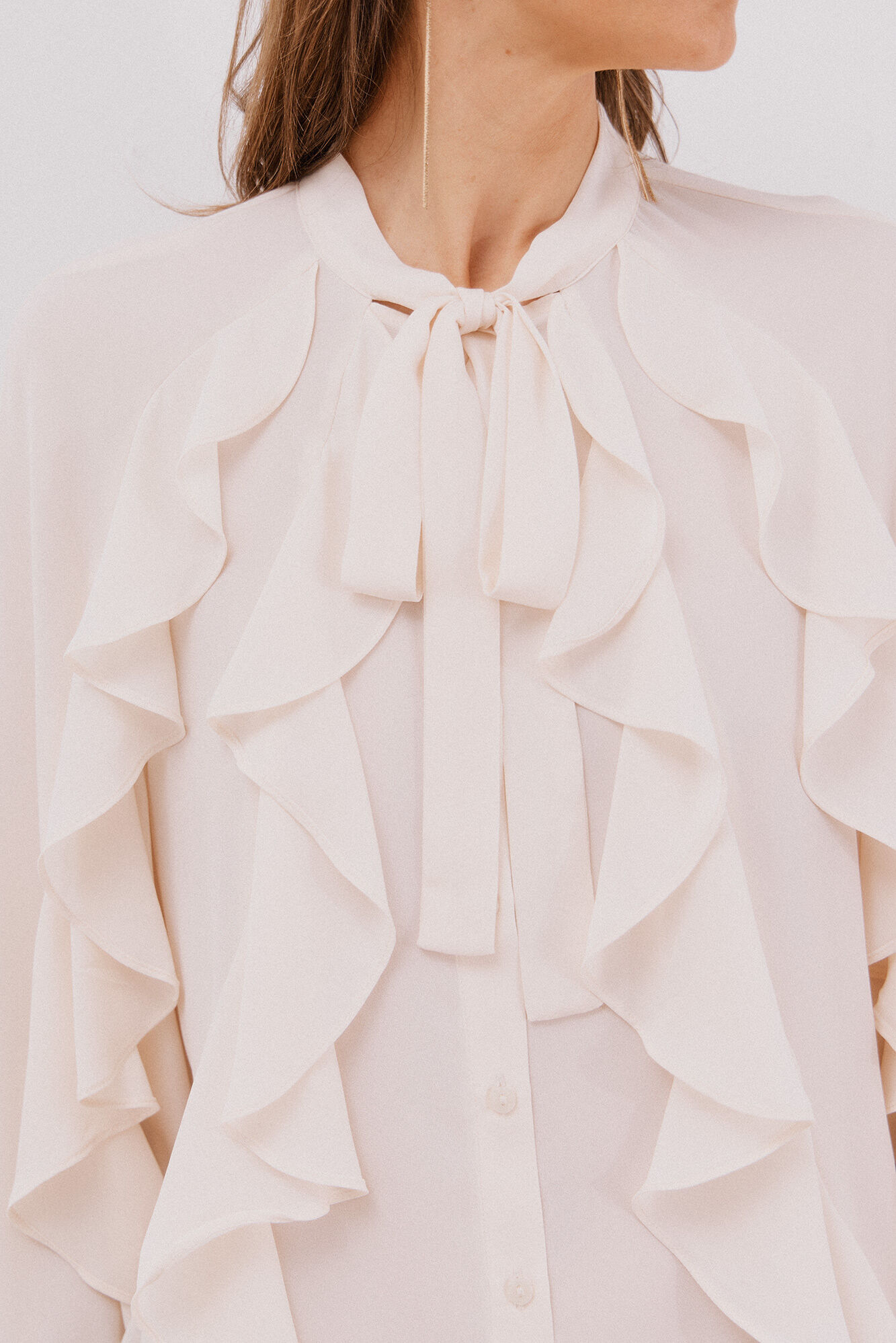 Cortefiel Blusa con volante delantero Marfil