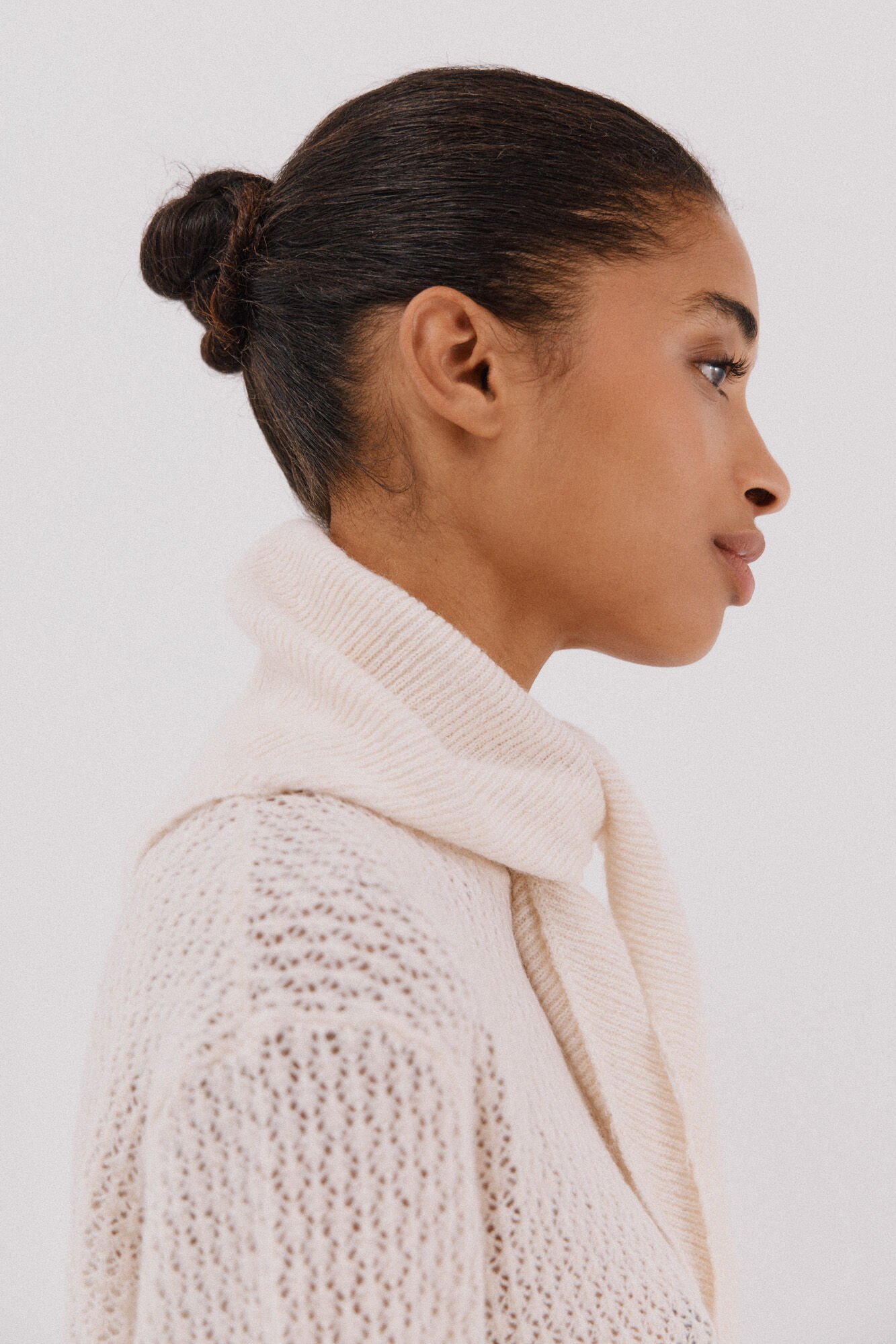 Cortefiel Chamarra de punto con pa&ntilde;uelo Marfil