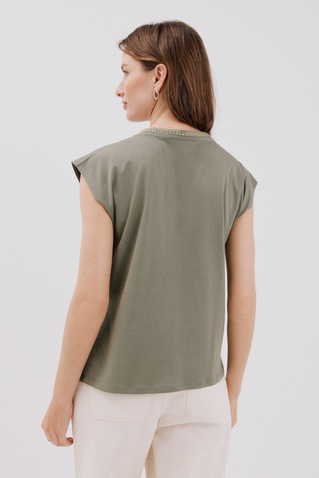 Cortefiel Playera escote pico Kaki