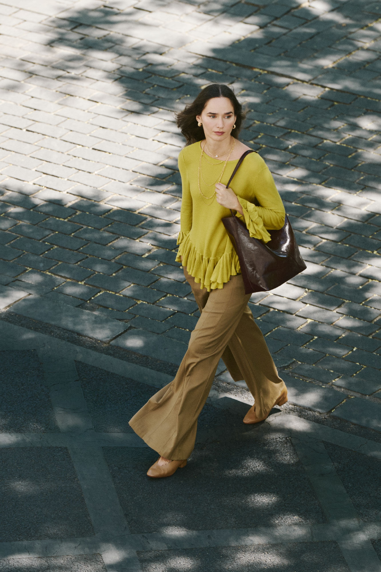 Cortefiel Su&eacute;ter fino con volantes