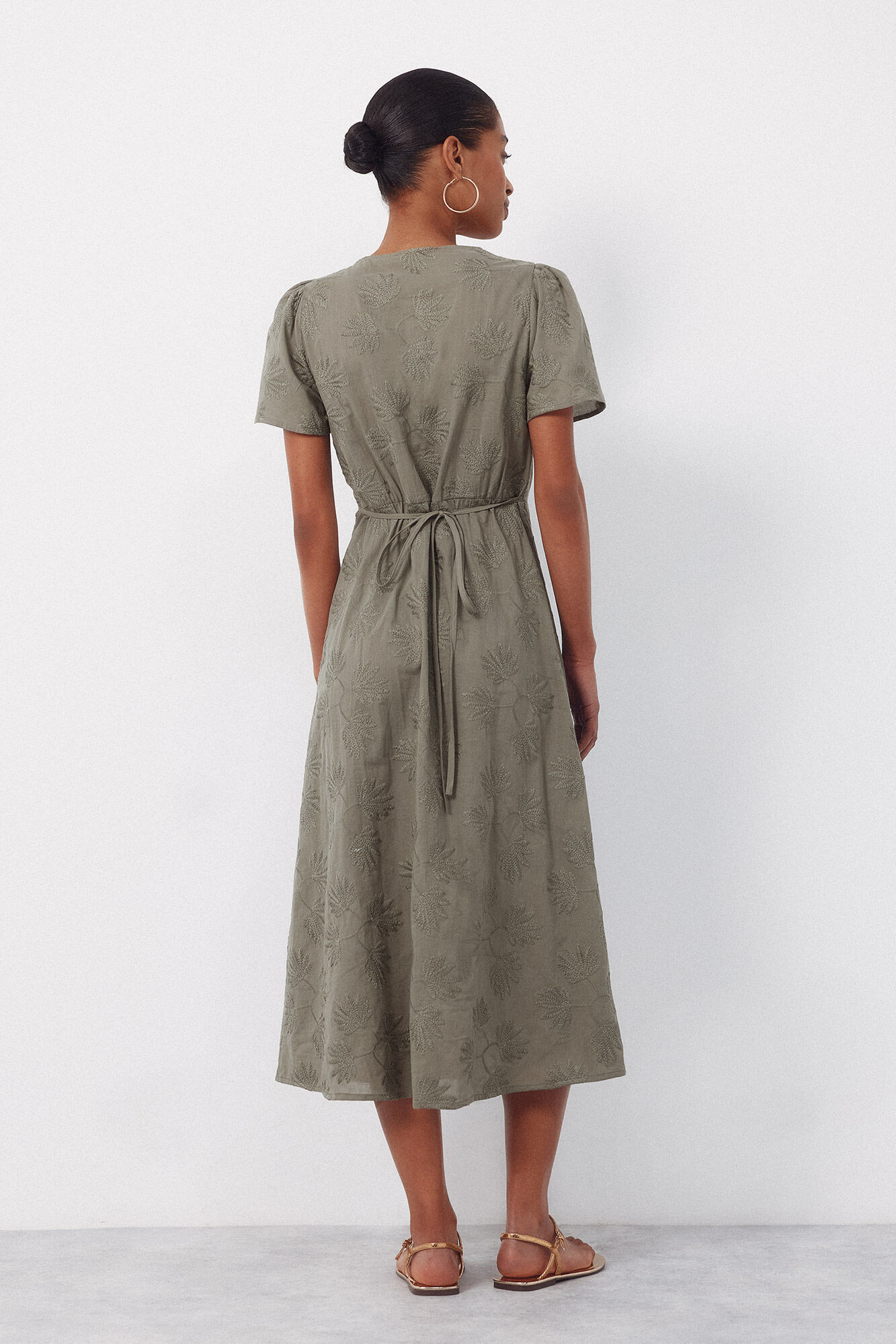 Cortefiel Vestido bordado Kaki
