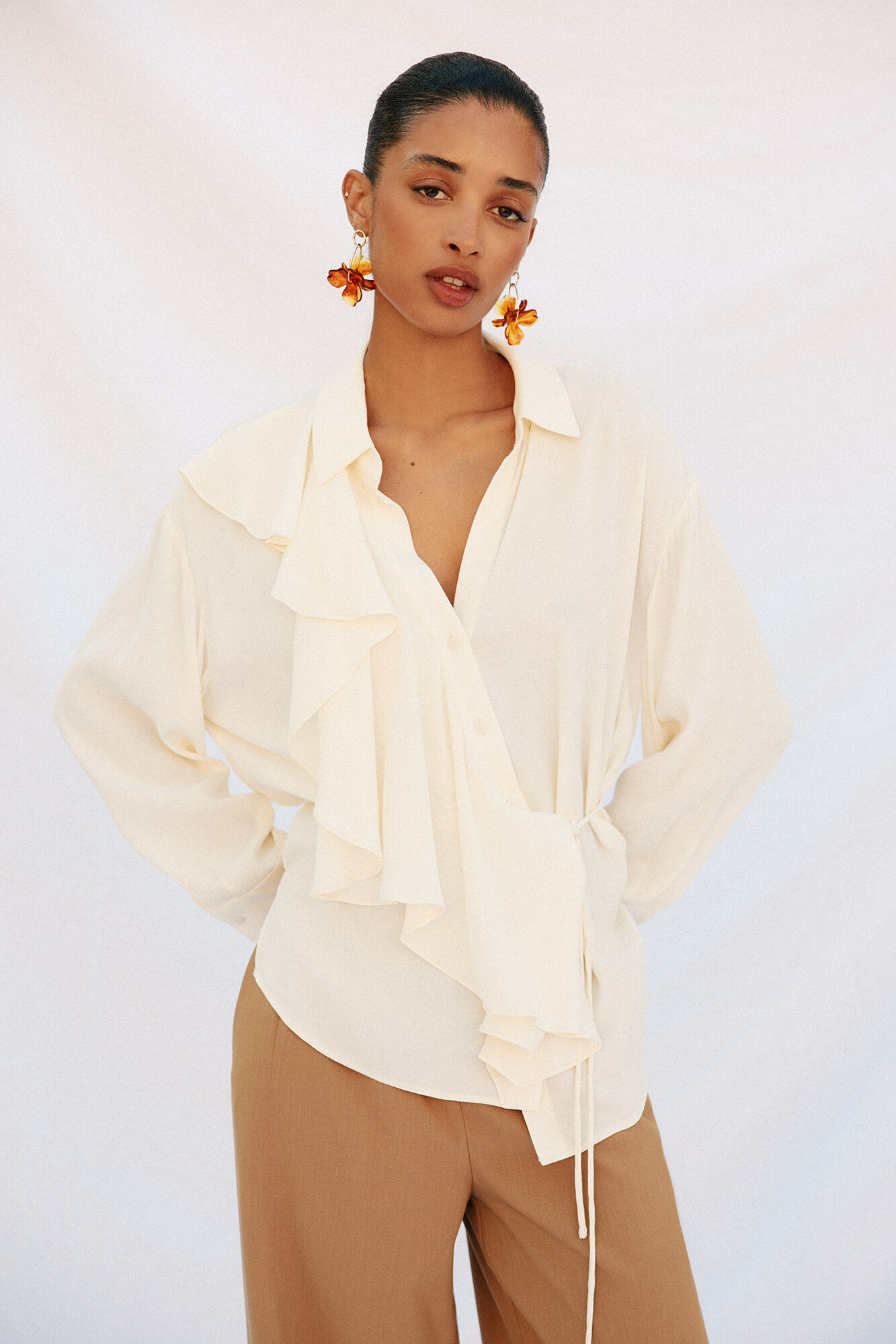 Cortefiel Camisa de manga larga con volante Blanco