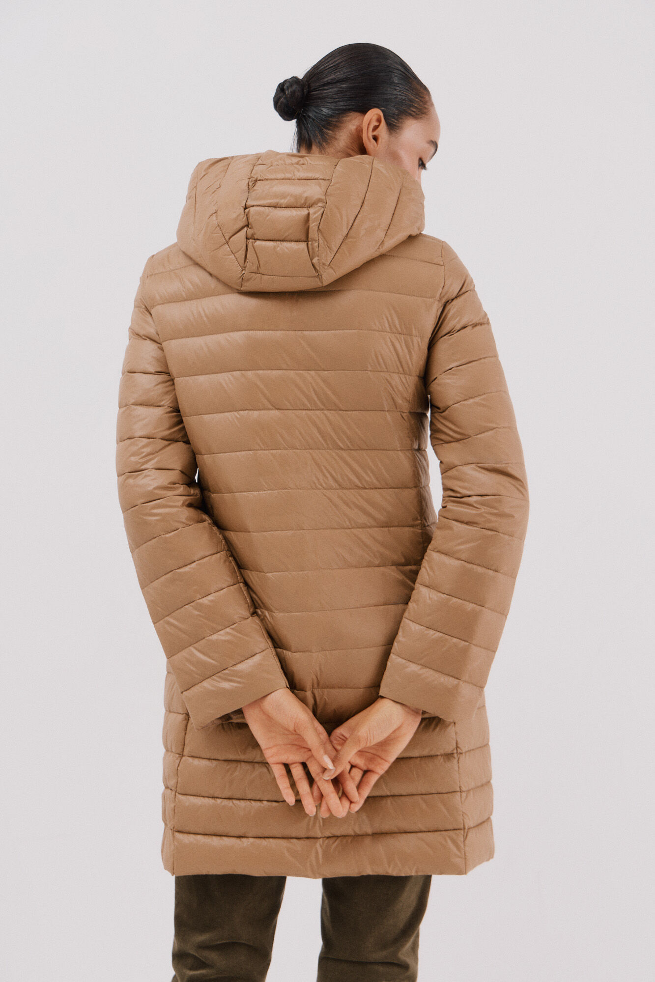 Cortefiel Abrigo largo plumas Beige