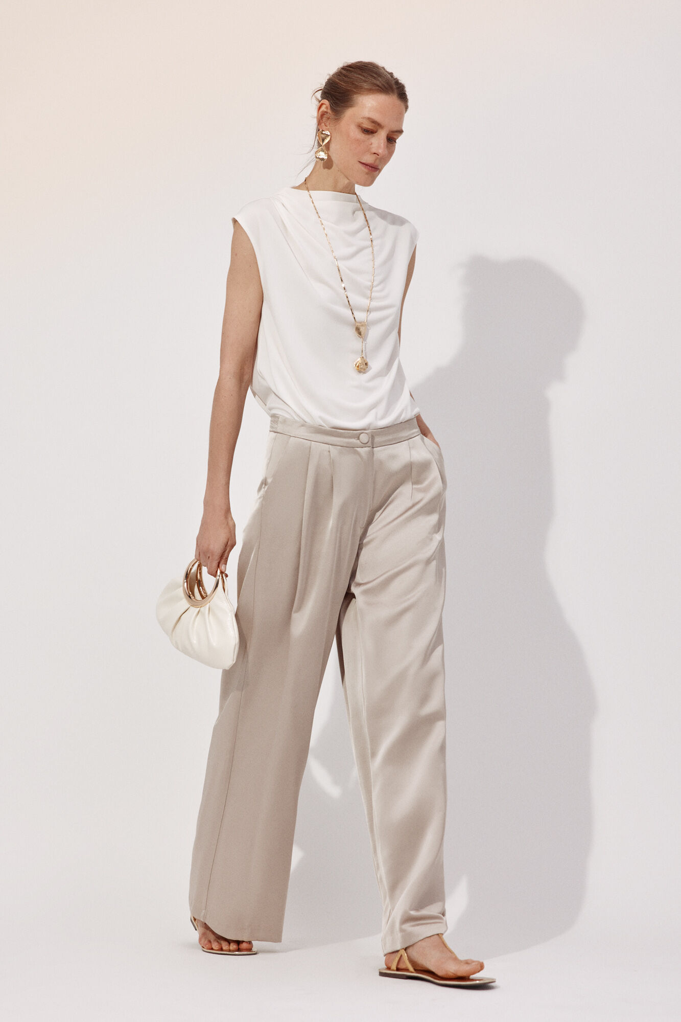 Cortefiel Pantal&oacute;n palazzo con pinzas Beige