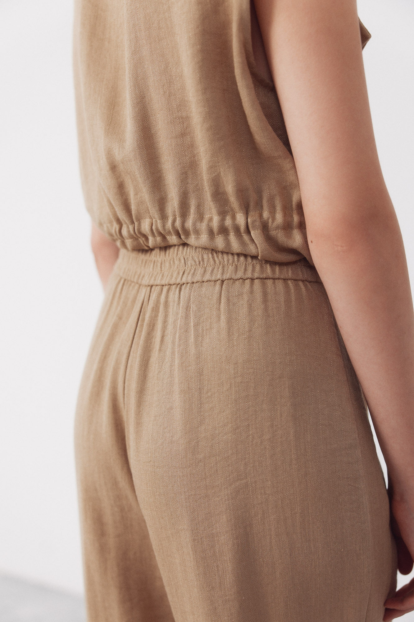 Cortefiel Pantal&oacute;n fluido de doble pinza Arena