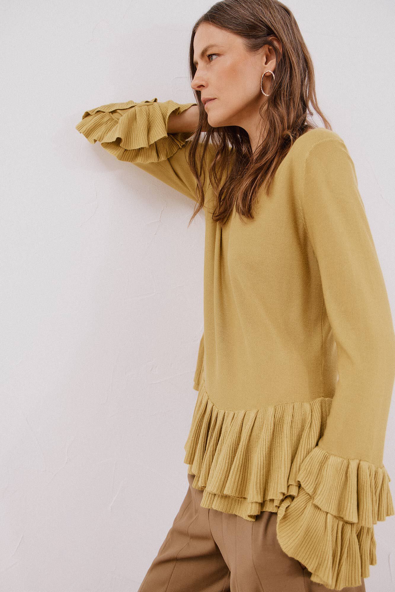 Cortefiel Su&eacute;ter fino con volantes Verde