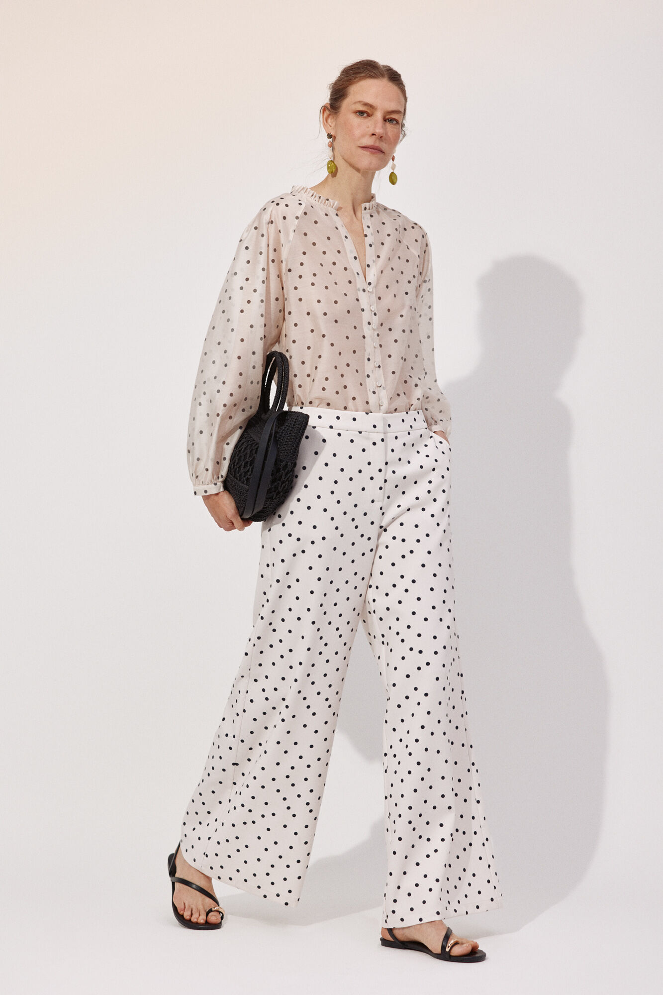 Cortefiel Pantal&oacute;n palazzo de puntos Estampado blanco