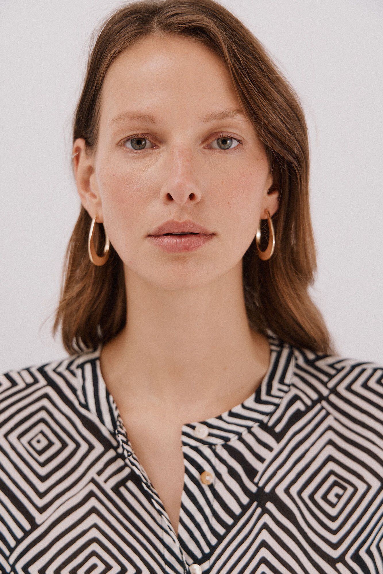 Cortefiel Blusa cuello redondo Estampado blanco