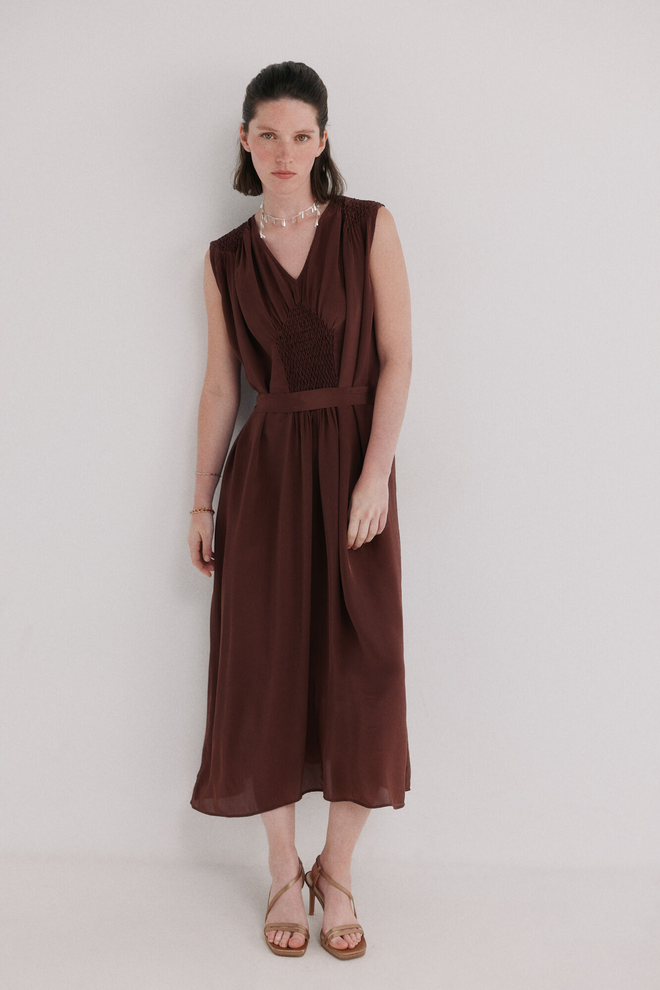 Hoss Intropia Aura. Vestido midi flu&iacute;do Marron