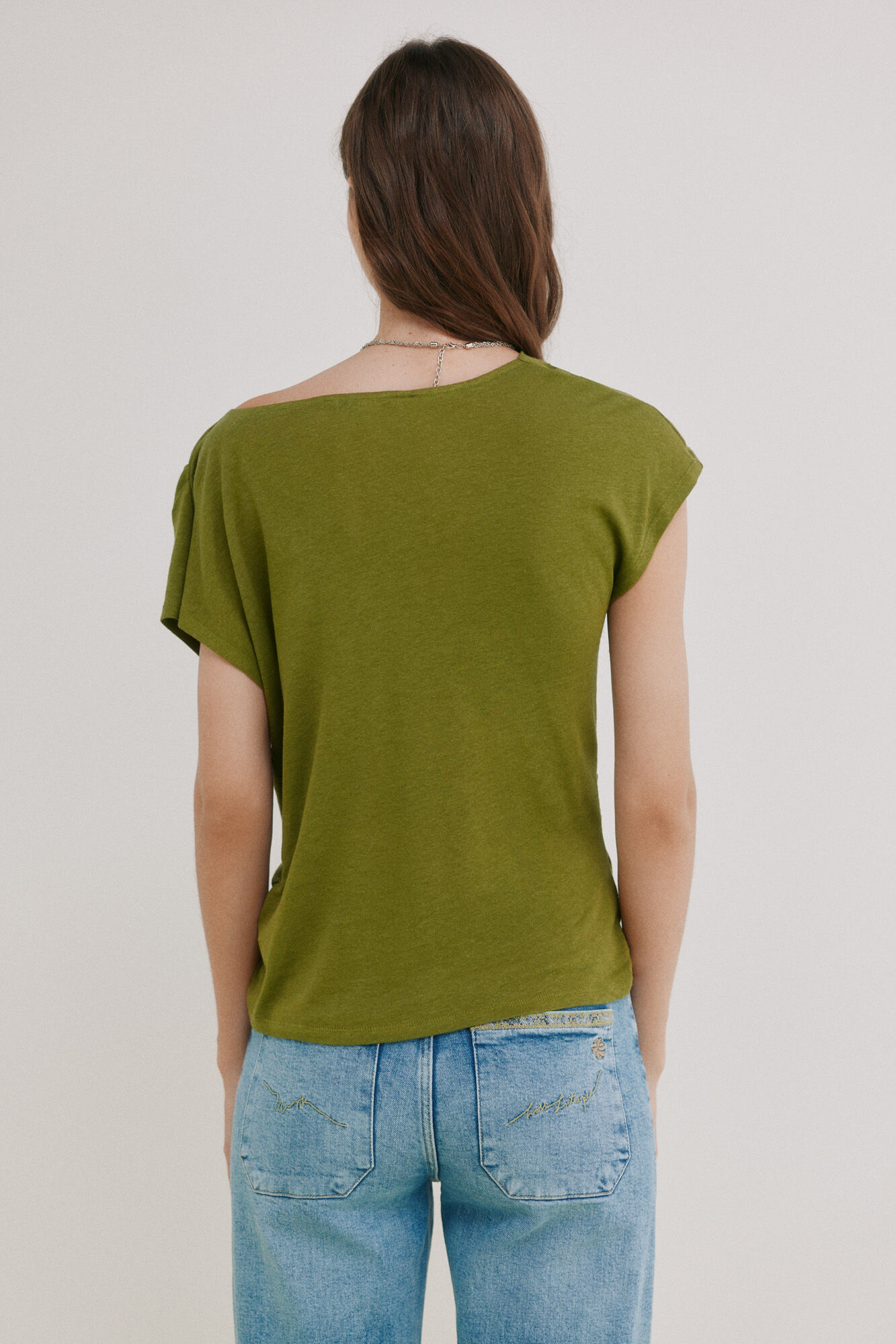 Hoss Intropia Madeline. Playera drapeada Kaki