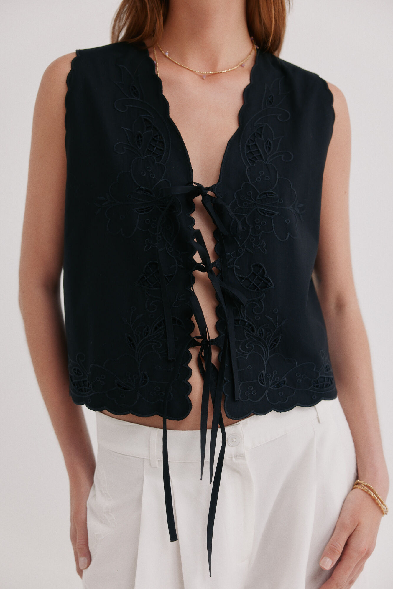 Hoss Intropia Cecilia. Blusa lazada Negro