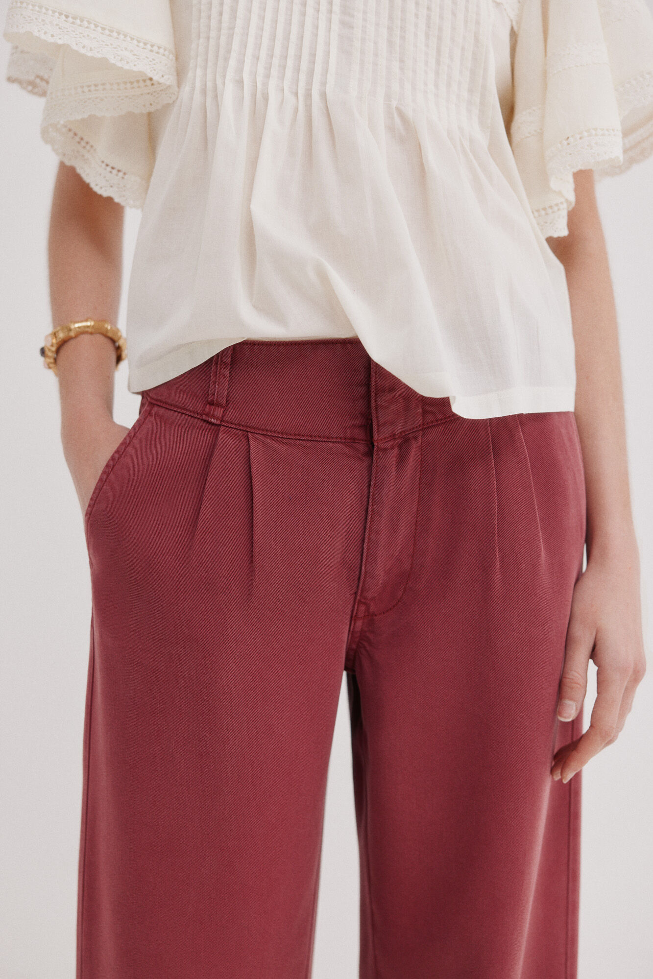 Hoss Intropia Paris. Pantal&oacute;n flu&iacute;do Vino