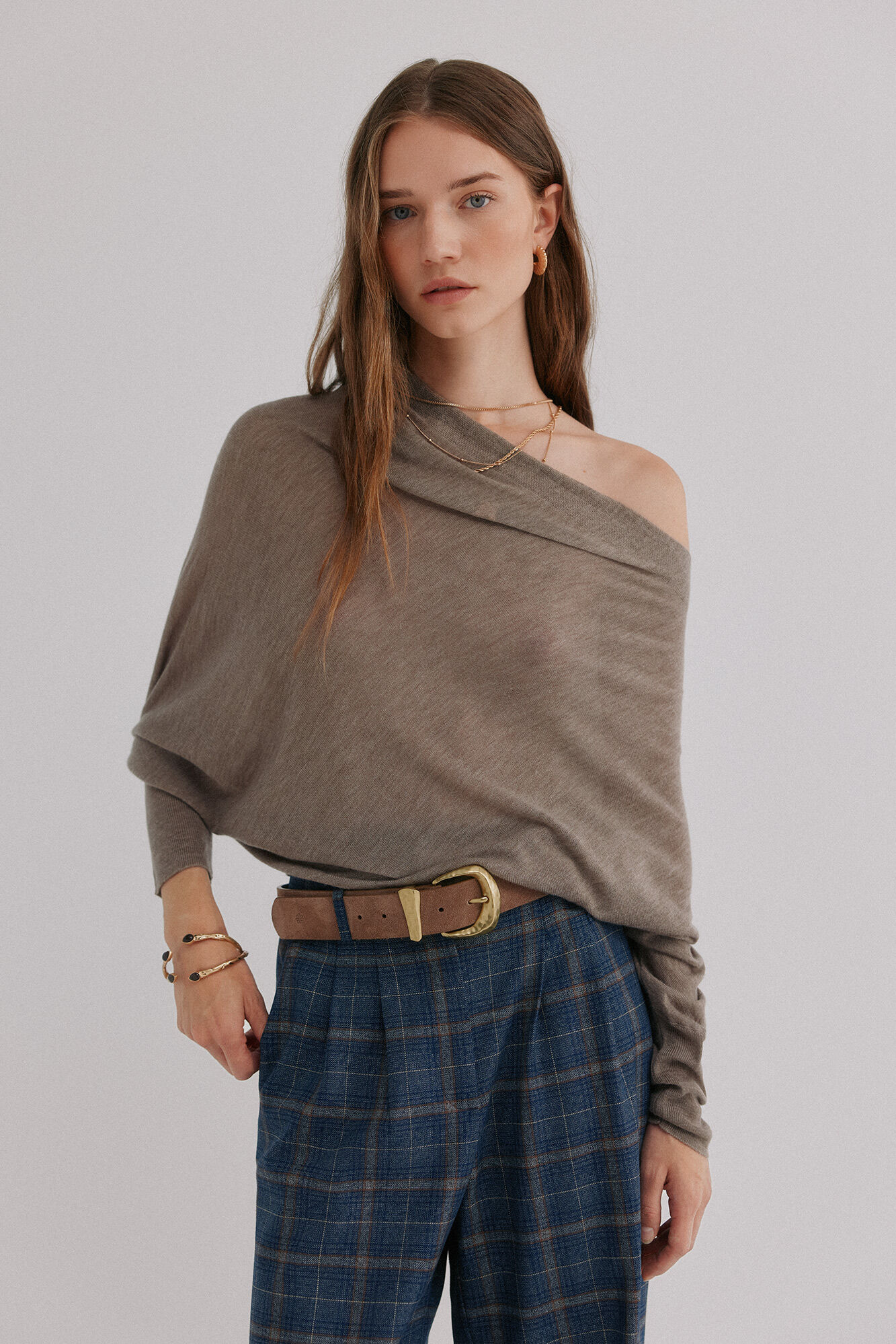 Hoss Intropia Nica. Jersey escote asim&eacute;trico