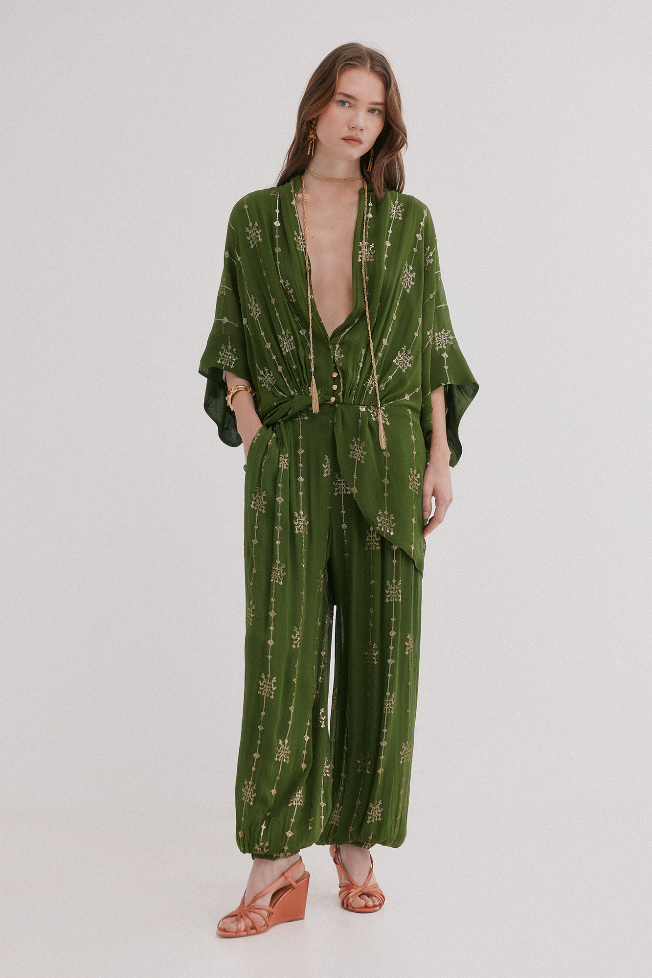 Hoss Intropia Piper. Pantal&oacute;n tejido bordado